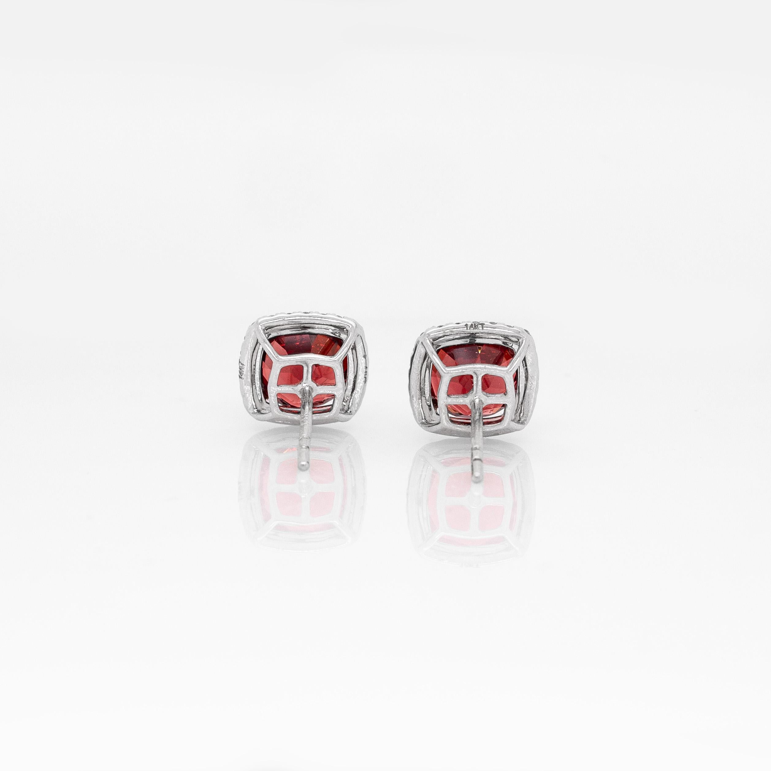 Boucles d'oreilles grenat 4.5cts avec halo en diamant Nature : Or blanc 14k massif, 8mm Pour femmes en vente