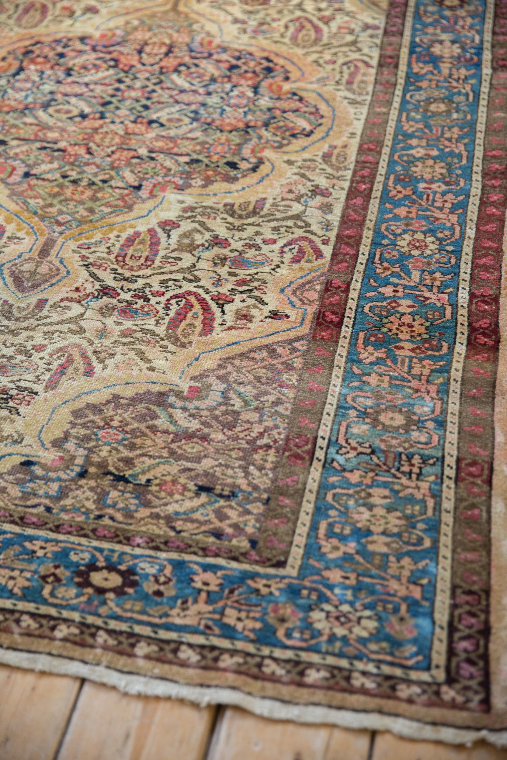 Vintage Fine Distressed Malayer Rug In Fair Condition For Sale In Katonah, NY