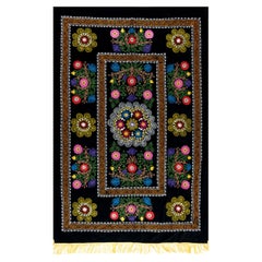 4,5x6.6 Ft Seide bestickter Wandbehang, schwarzer Suzani-Wandteppich, Vintage-Überwurf
