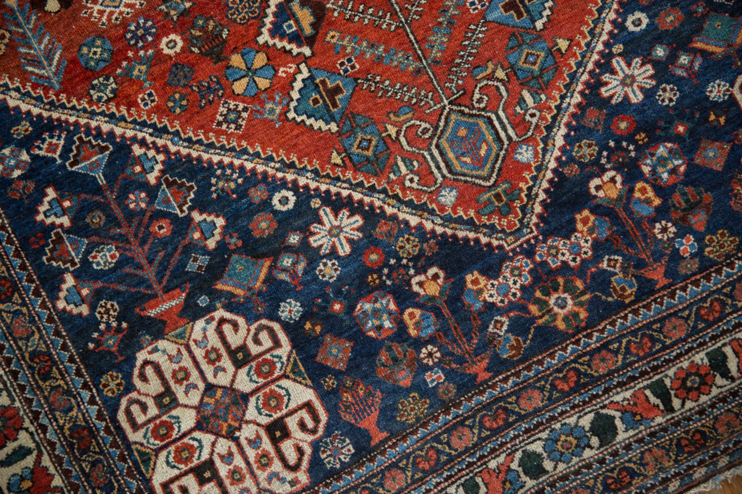Feiner Vintage Abadeh-Teppich im Angebot 1