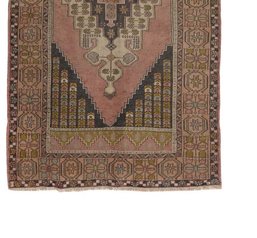 Tribal 4.5x7.4 Ft Tapis traditionnel turc vintage noué à la main avec style tribal en vente