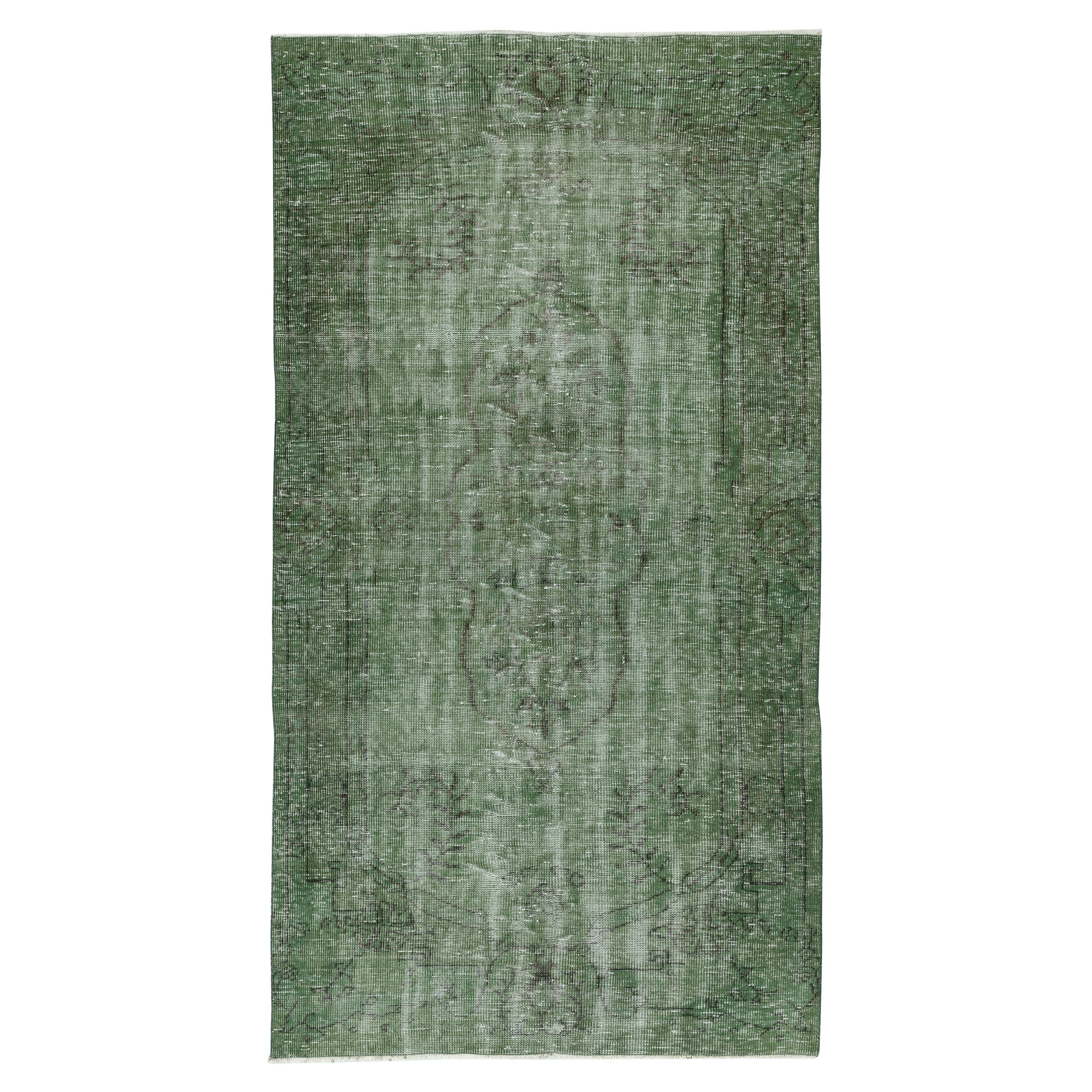 Tappeto turco 4.5x8.3 Ft fatto a mano. Tappeto vintage sovratinto verde per una casa moderna