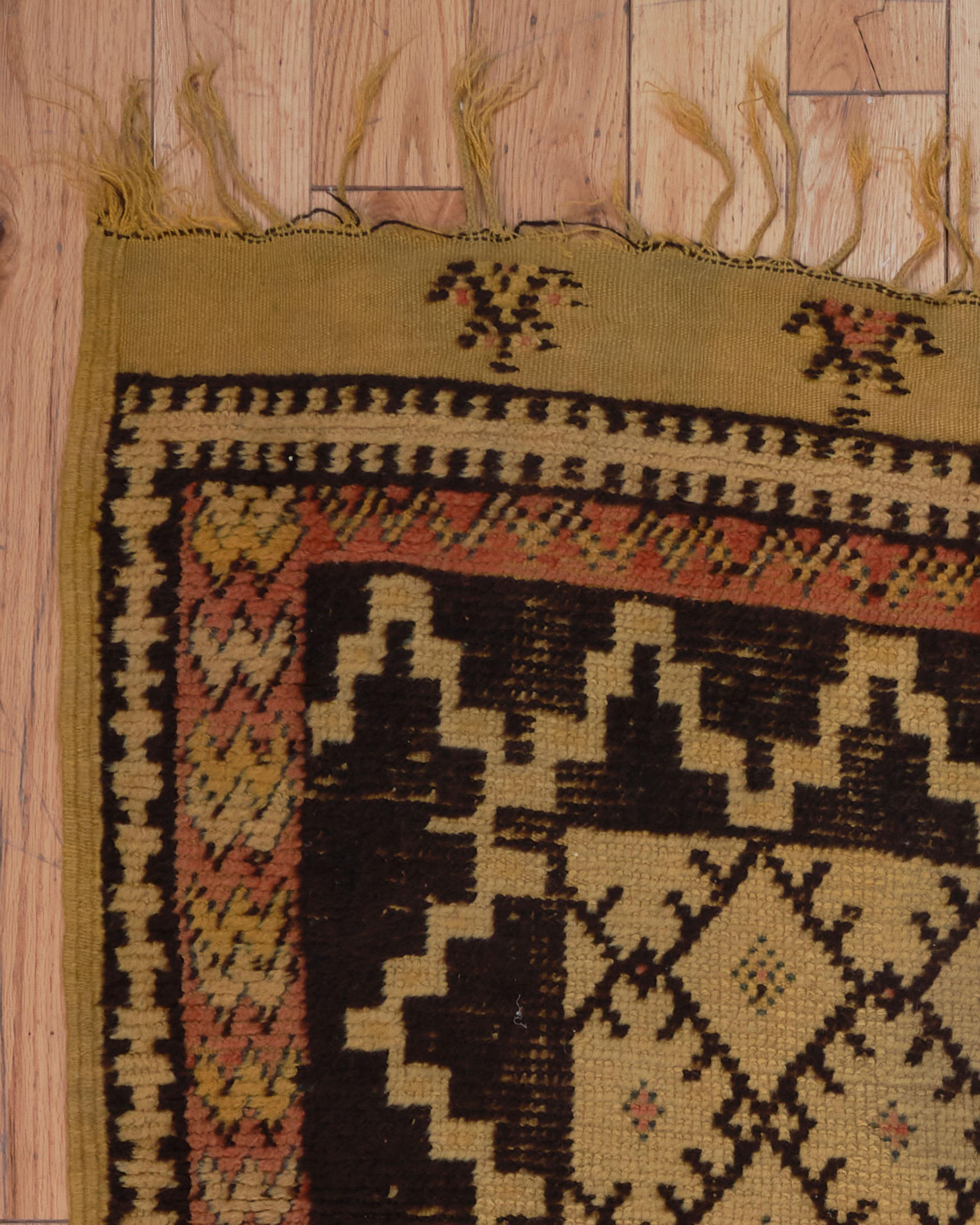 The Magnolia rug is a radiant vintage Moroccan flatweave that brings together tradition, craftsmanship, and bold, sun-warmed tones. Handwoven from 100% natural sheep’s wool by Berber artisans, Magnolia features a harmonious interplay of golden