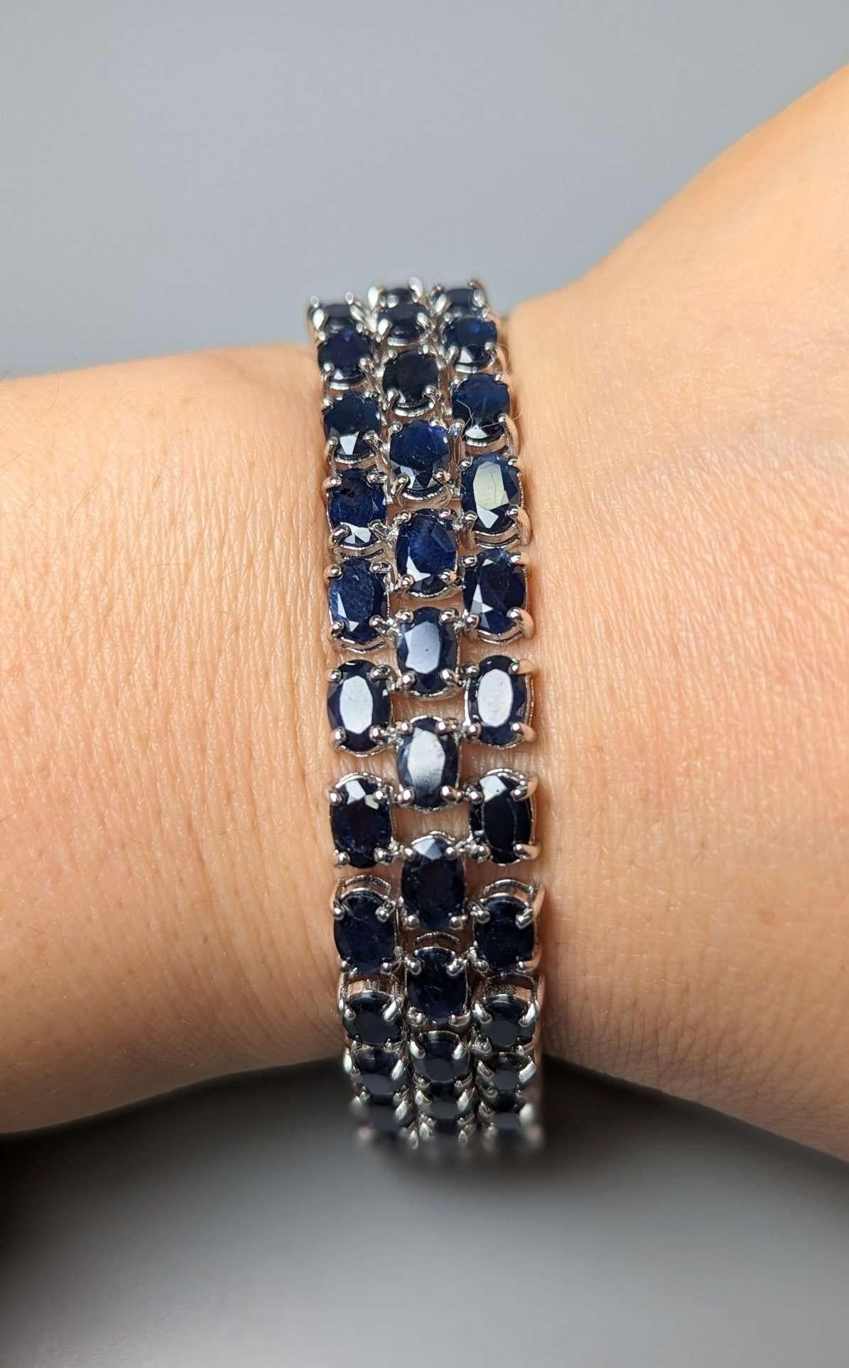 46-1/5ct. Oval Genuine Sapphire Bracelet in Sterling Silver In New Condition For Sale In New York, NY