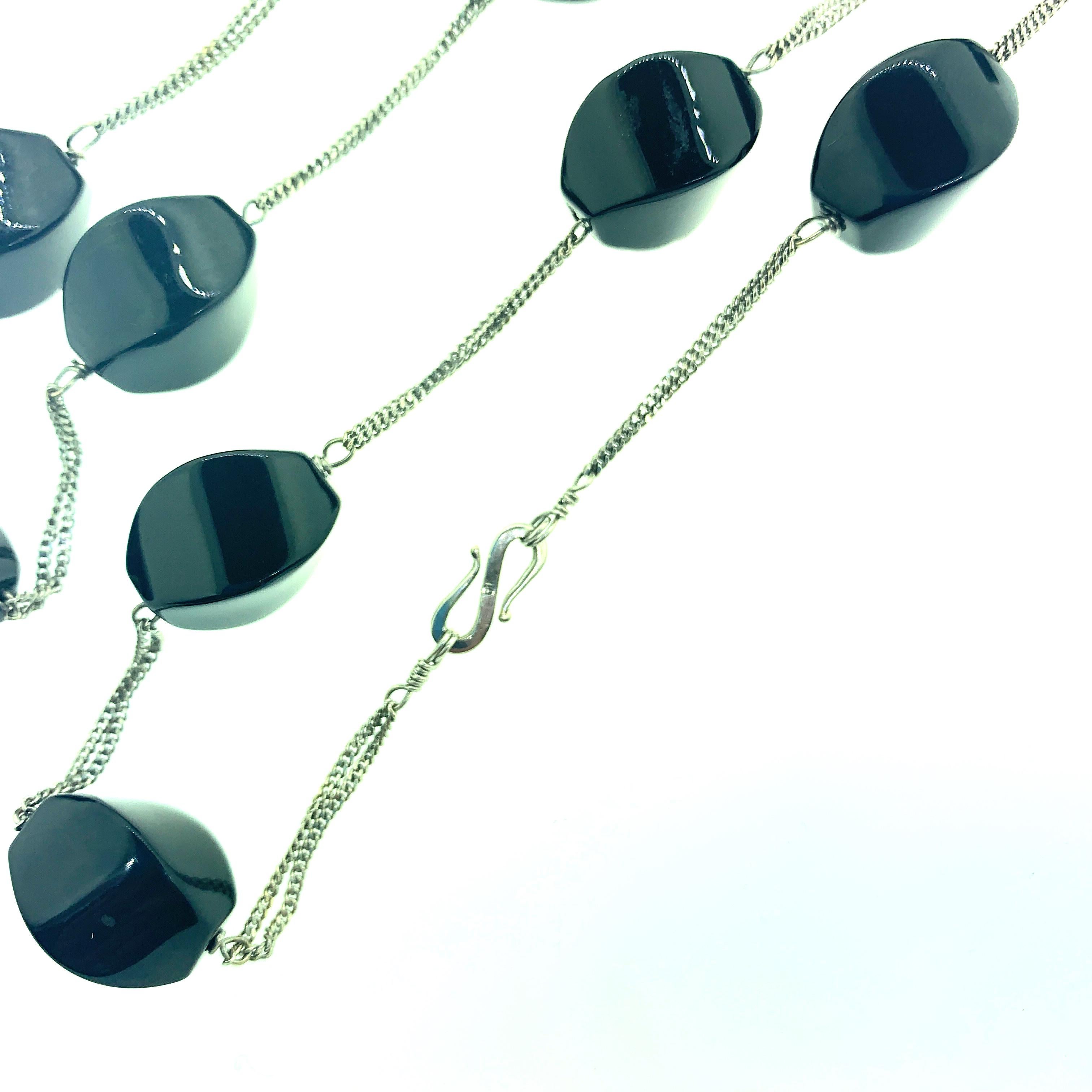 529.40 Carat Black Onyx Necklace 18 Karat White Gold In New Condition For Sale In New York, NY