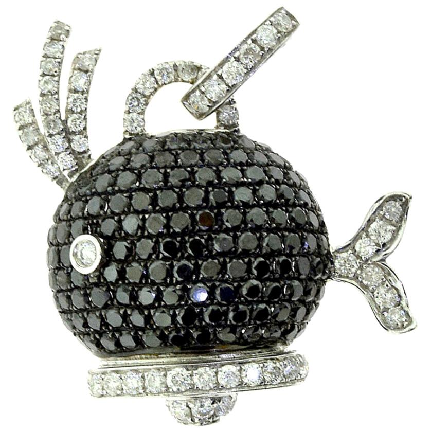 4.6 Carat Diamond and Black Diamond in White Gold Fish Pendant For Sale