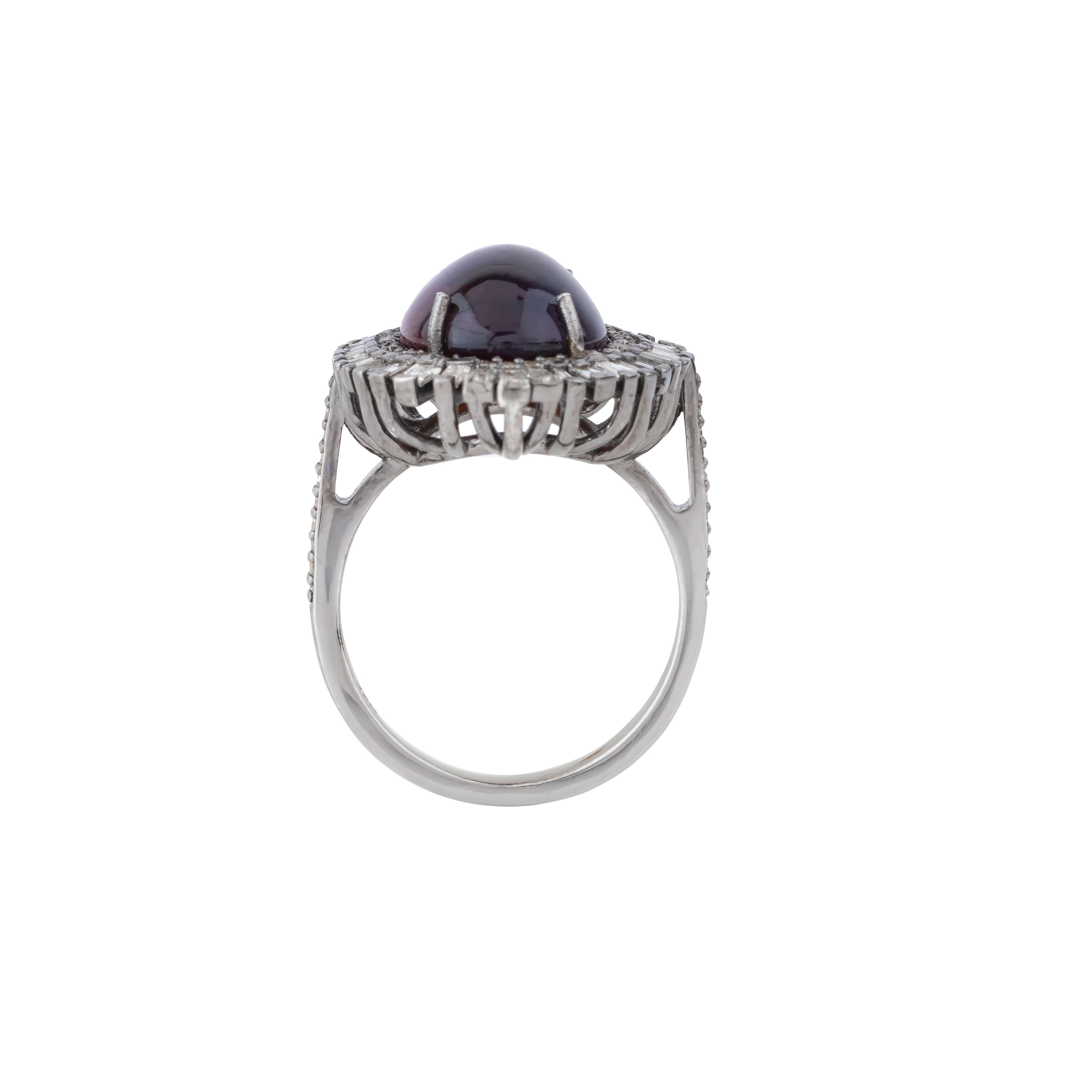 Solitärring mit 4,6 Karat Diamant und Opal (Rundschliff) im Angebot