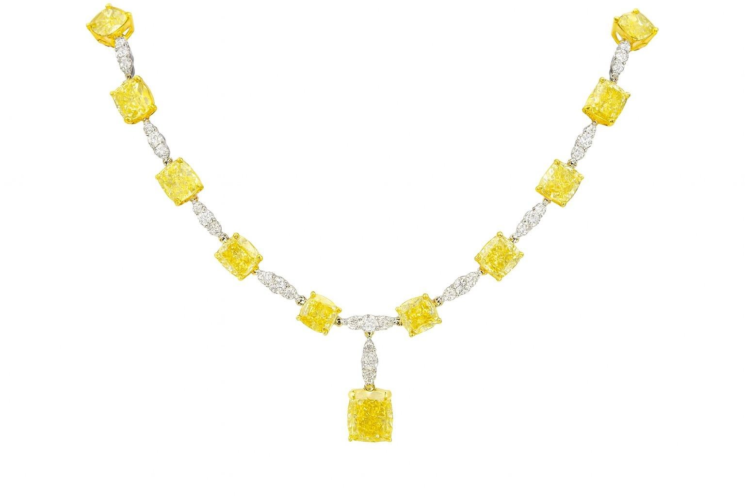 Taglio cuscino 46 Carati  Collana di diamanti gialli fantasia in bianco 18 carati in vendita