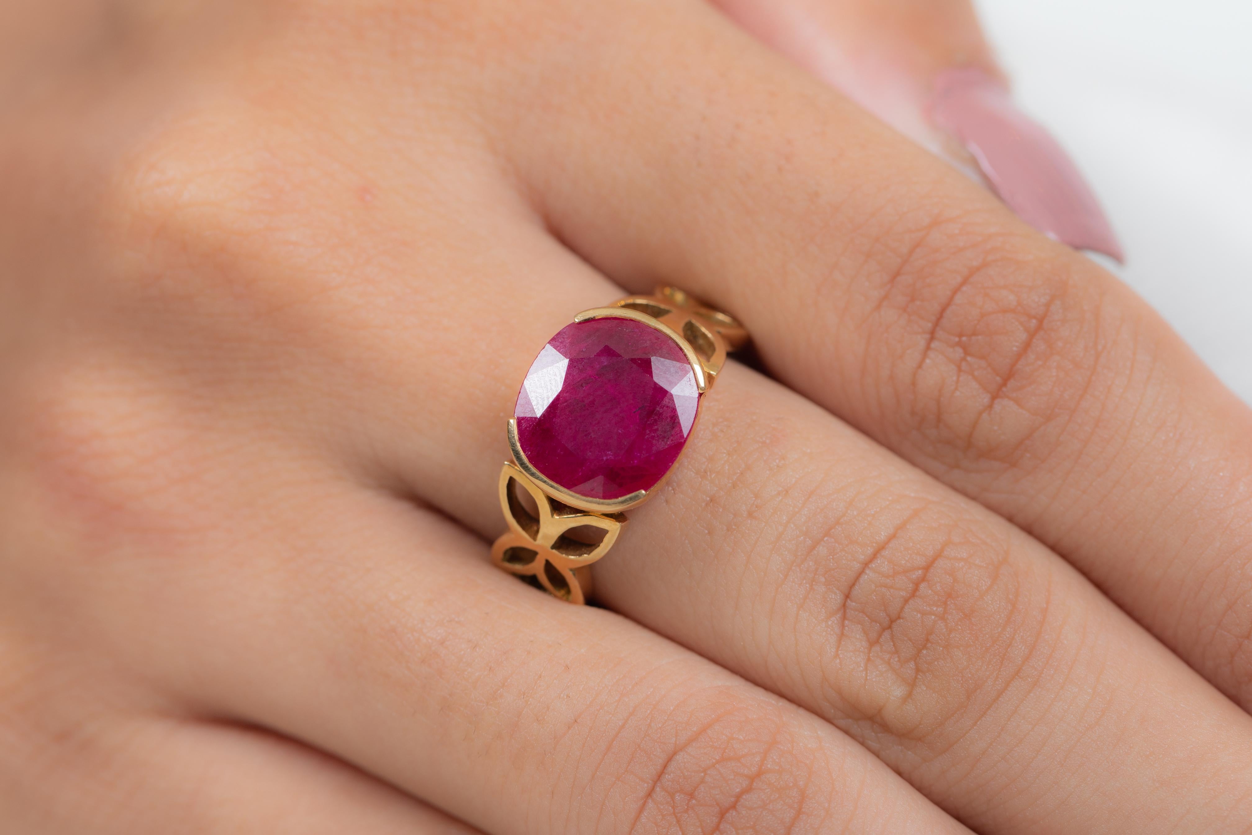 For Sale:  4.6 Carat Ruby Cocktail Ring with Engraving in 18K Solid Yellow Gold 2