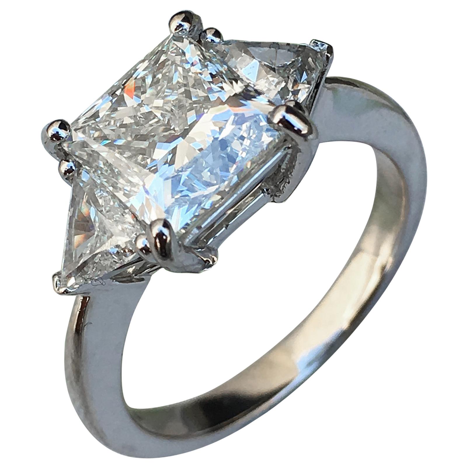 4.6 Carat TW Princess Cut Diamond Engagement Ring Set in Platinum with Trillions For Sale