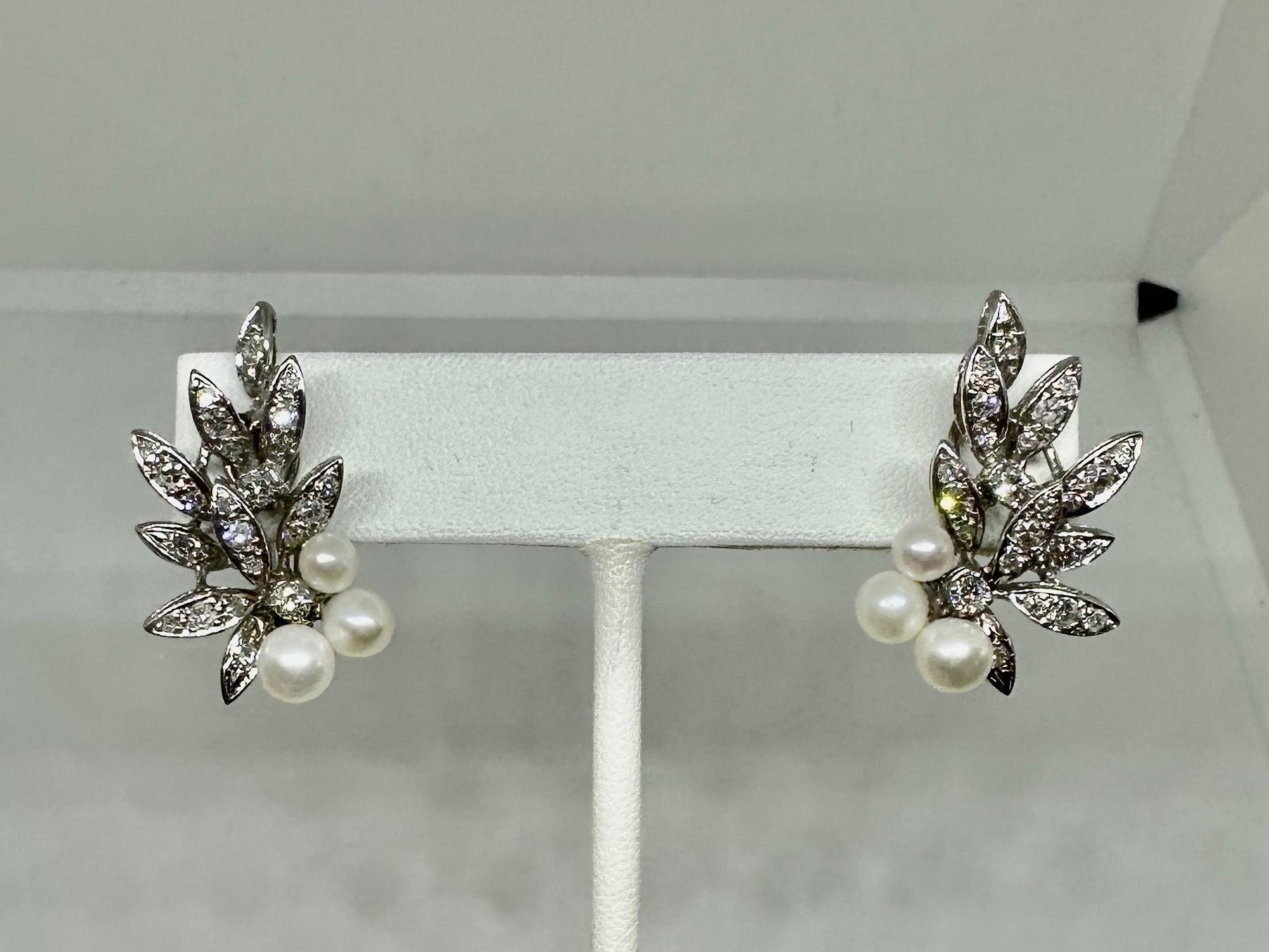 Donna 46 Orecchini di perle con diamanti in oro bianco 14 carati Antico Hollywood Regency 2 carati in vendita