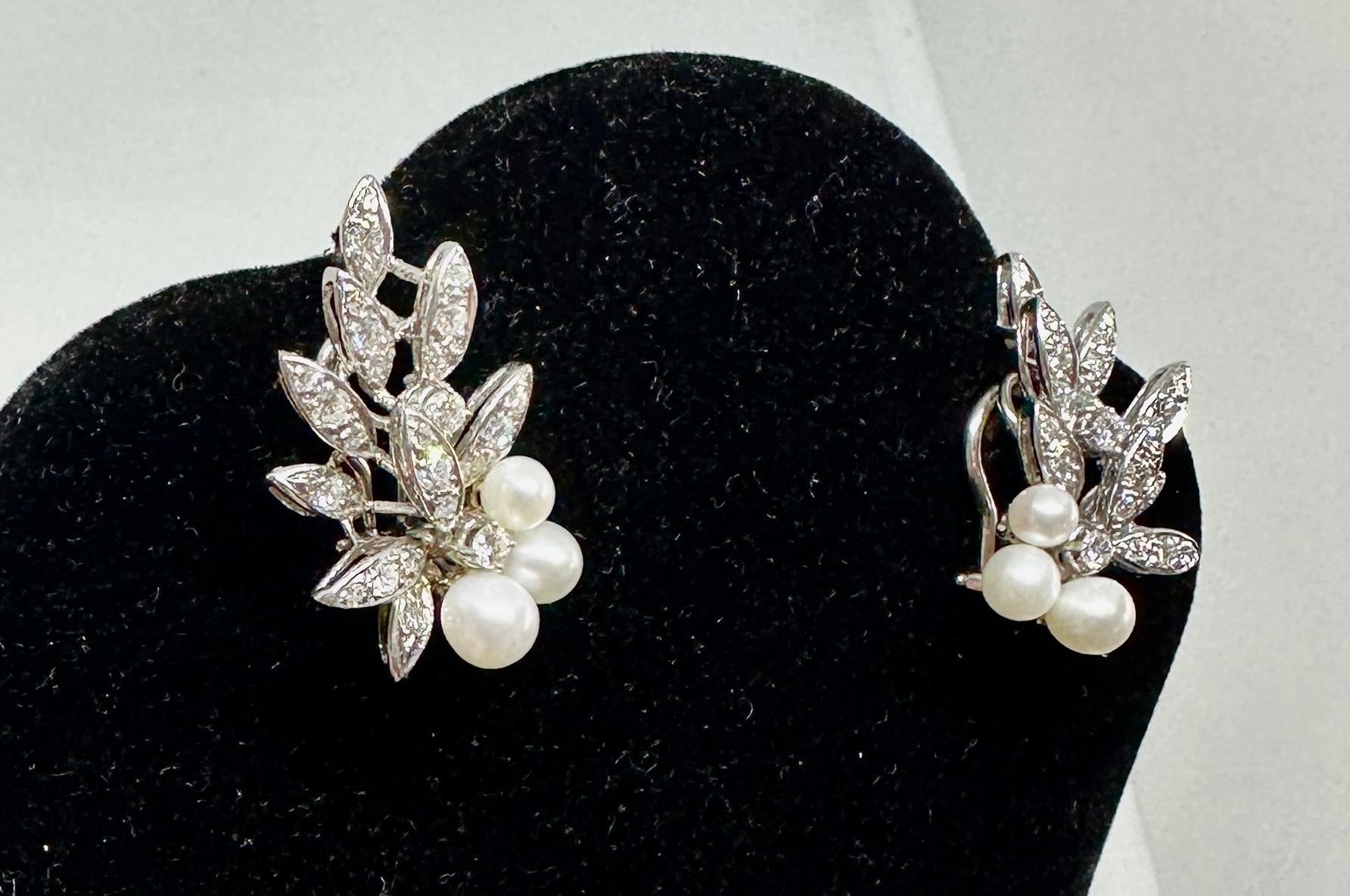 46 Orecchini di perle con diamanti in oro bianco 14 carati Antico Hollywood Regency 2 carati in vendita 1