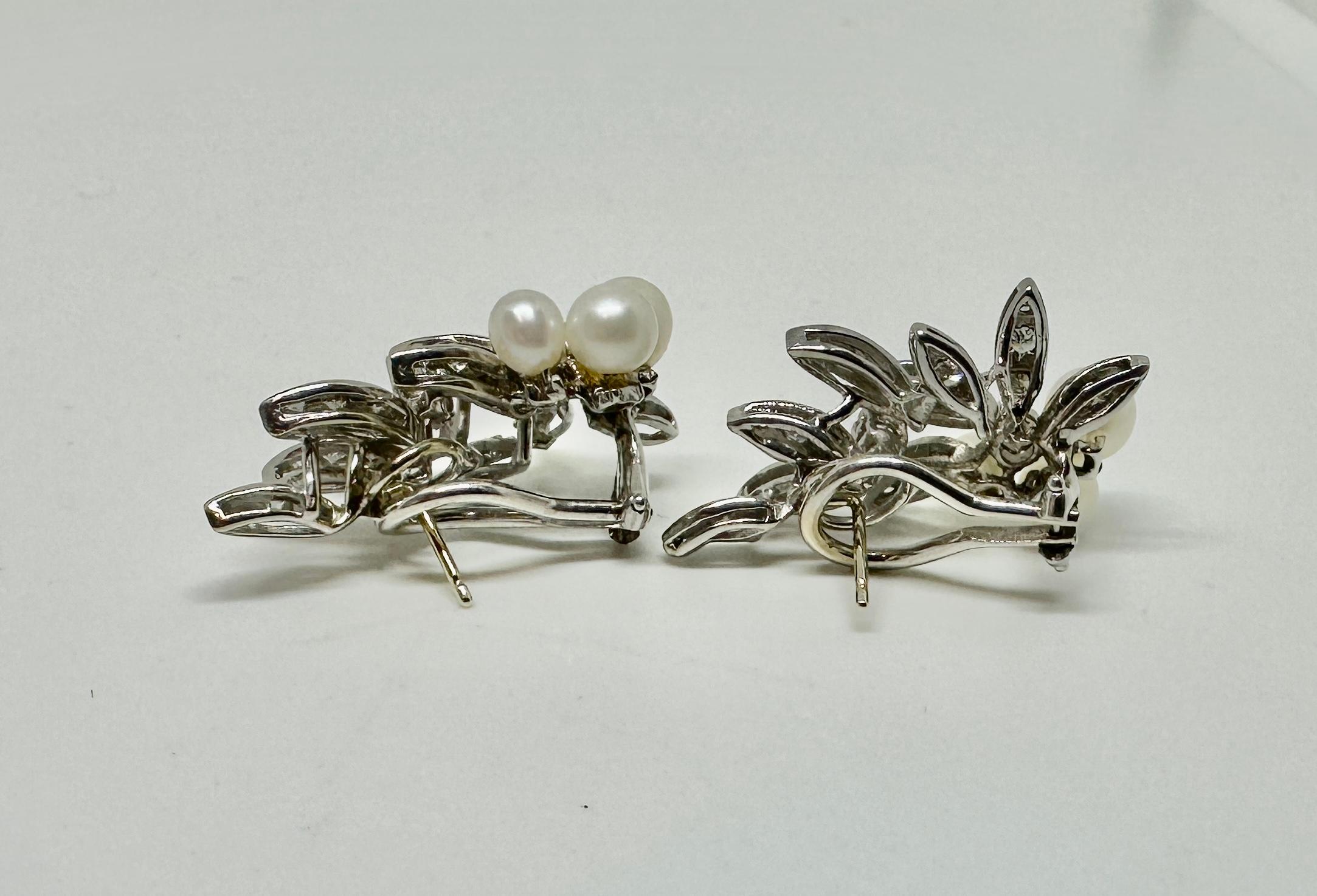 46 Orecchini di perle con diamanti in oro bianco 14 carati Antico Hollywood Regency 2 carati in vendita 3