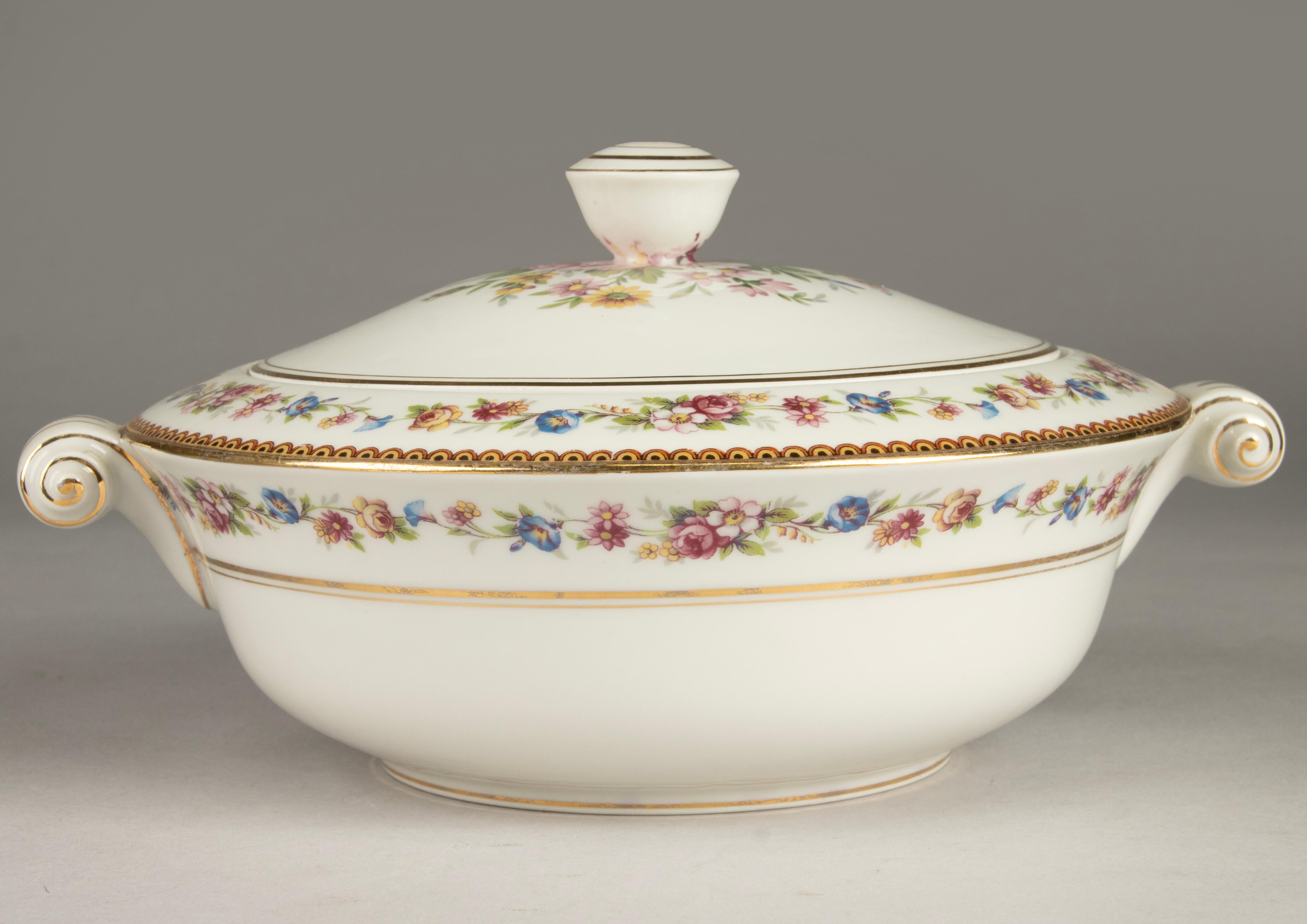 Servizio da tavola da 46 pezzi - Raynaud Limoges - Decorato con fiori - Set completo in vendita 6
