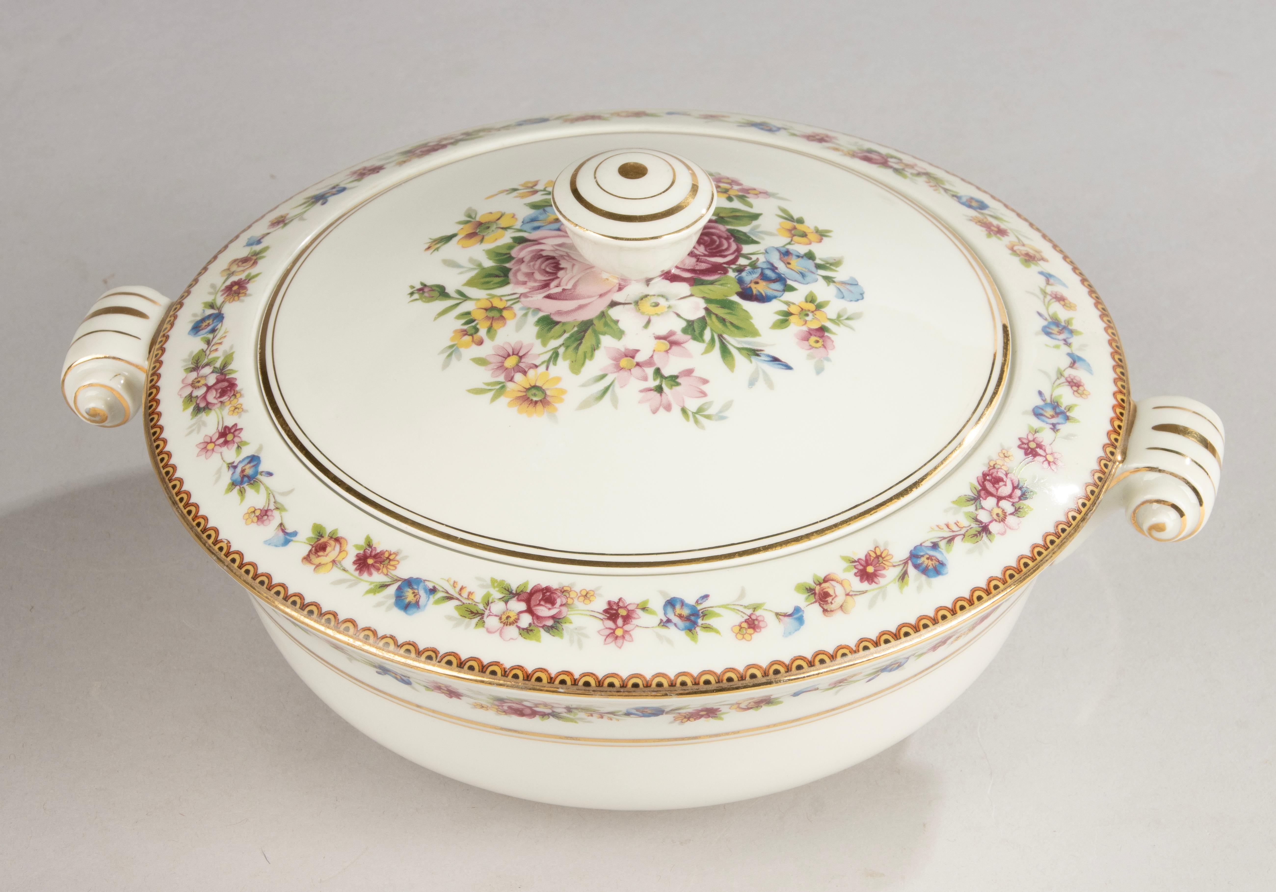 Servizio da tavola da 46 pezzi - Raynaud Limoges - Decorato con fiori - Set completo in vendita 7