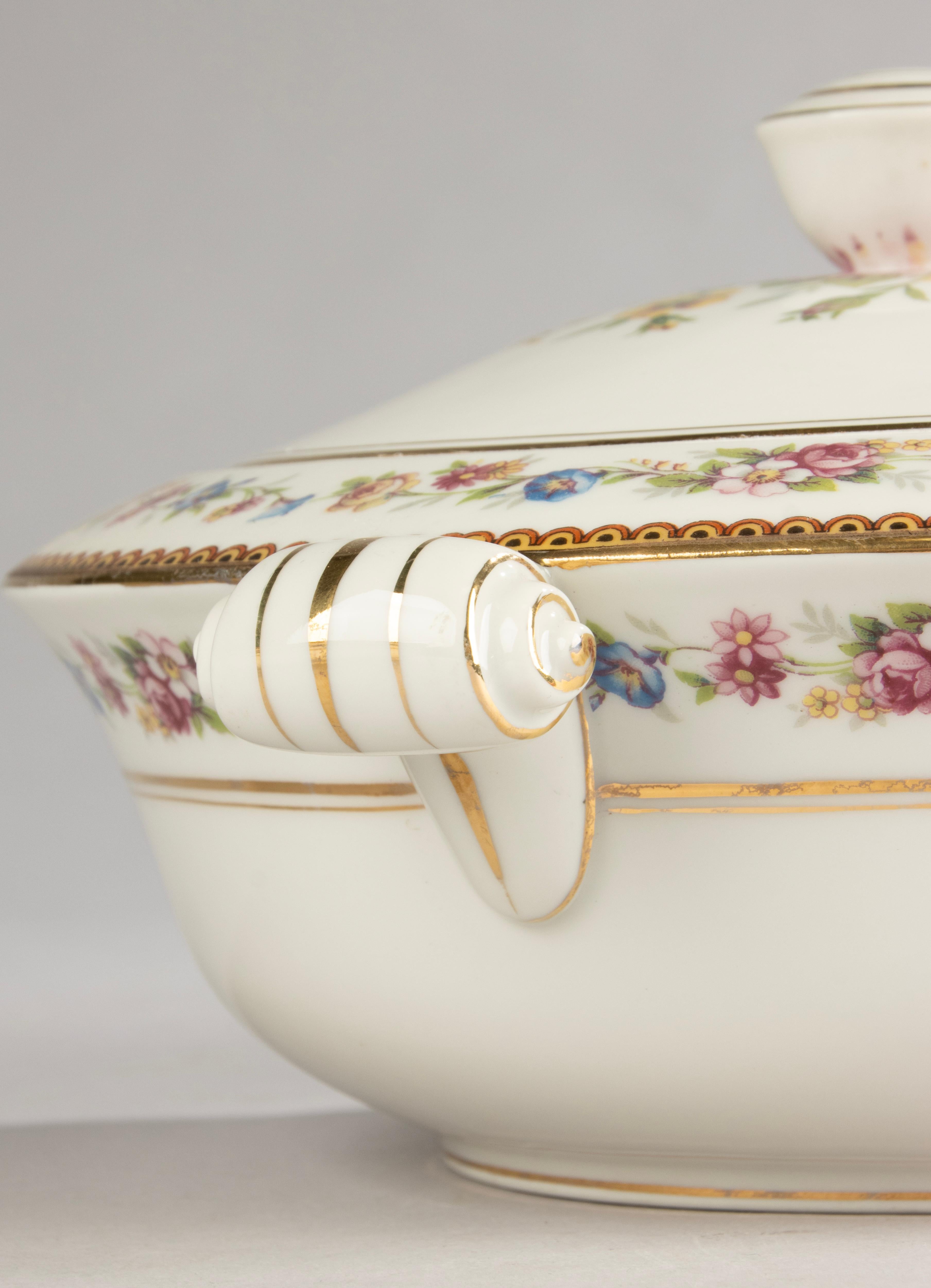 Servizio da tavola da 46 pezzi - Raynaud Limoges - Decorato con fiori - Set completo in vendita 8