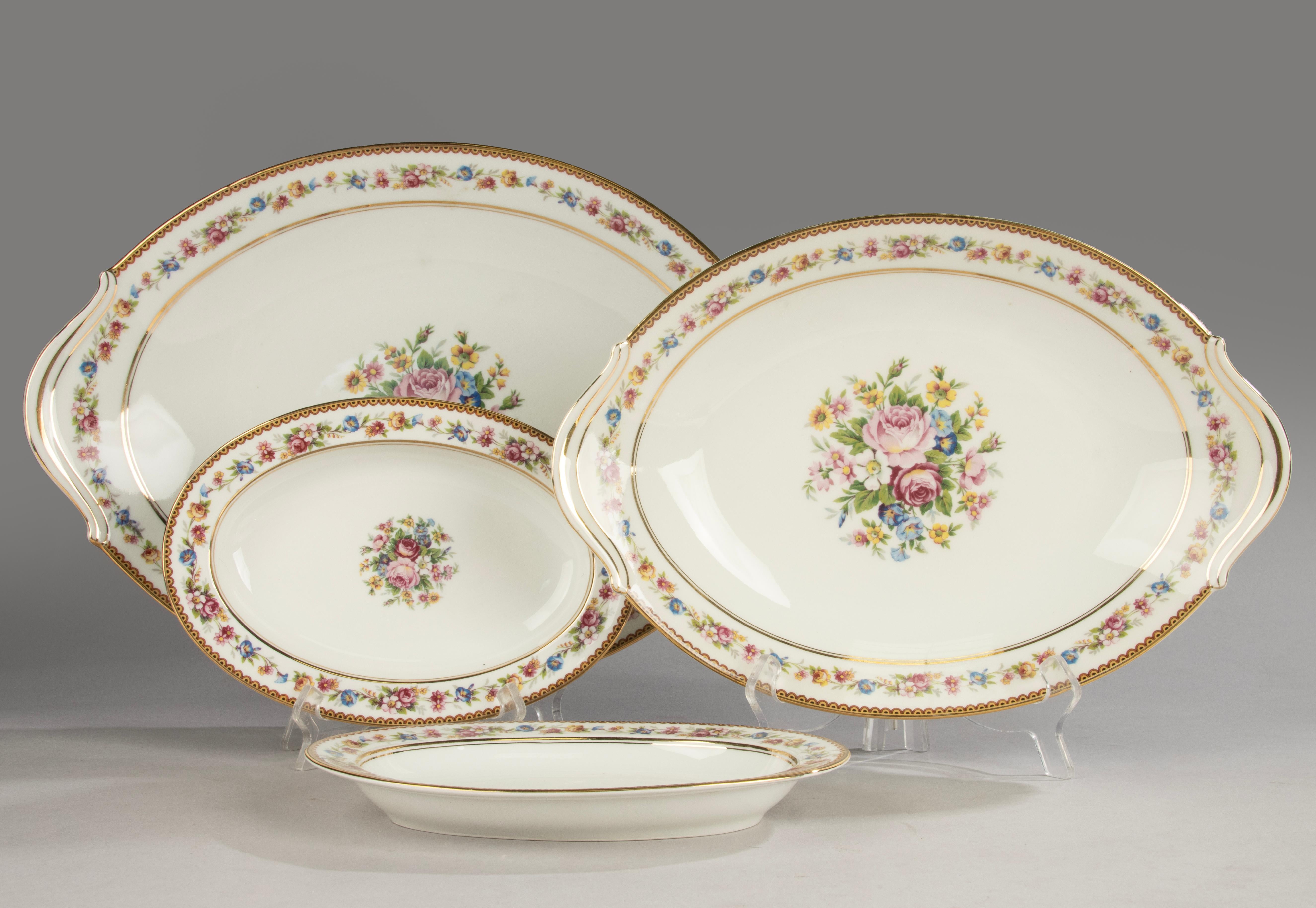 Servizio da tavola da 46 pezzi - Raynaud Limoges - Decorato con fiori - Set completo in vendita 10