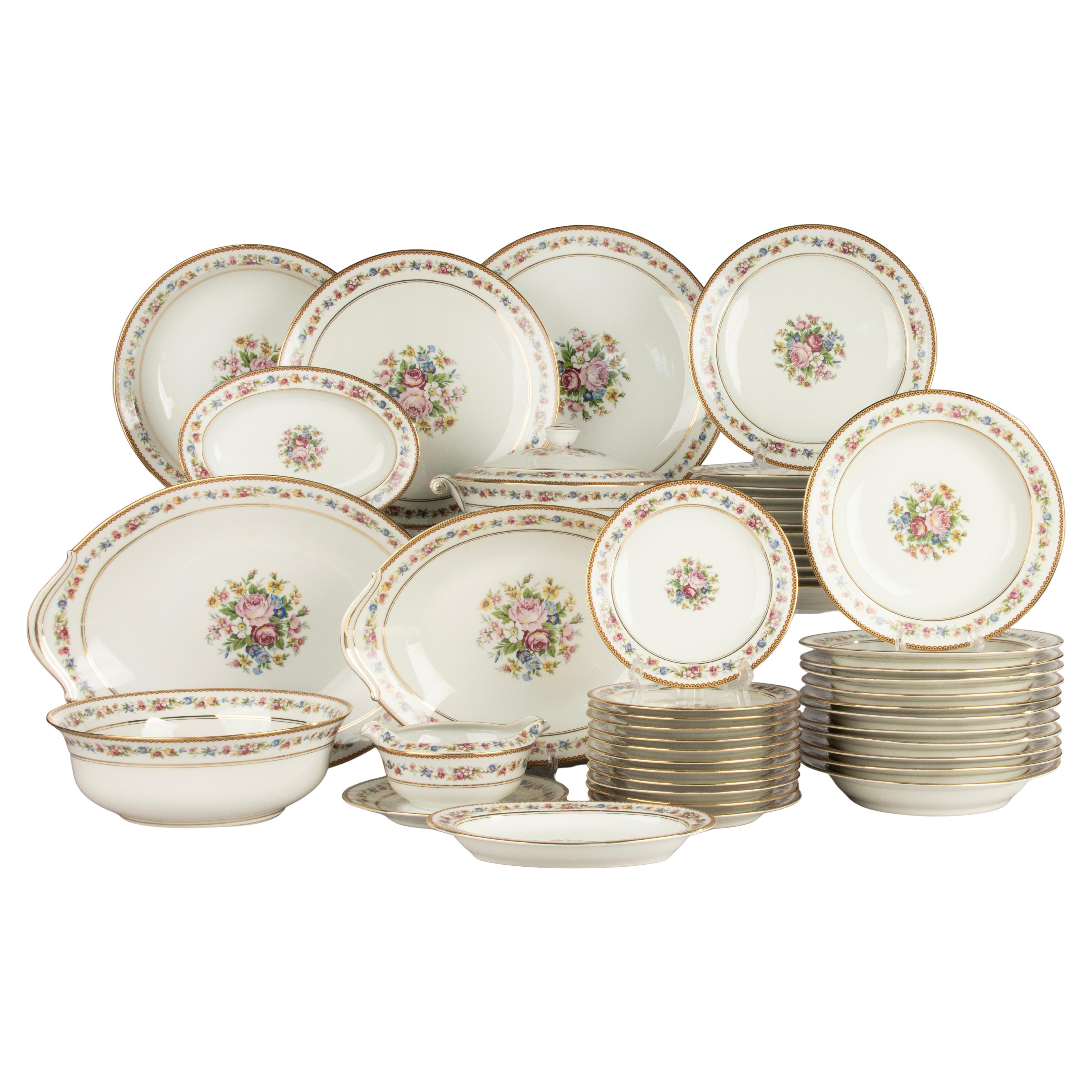 Vajilla de 46 piezas - Raynaud Limoges - Decorada con flores - Juego completo