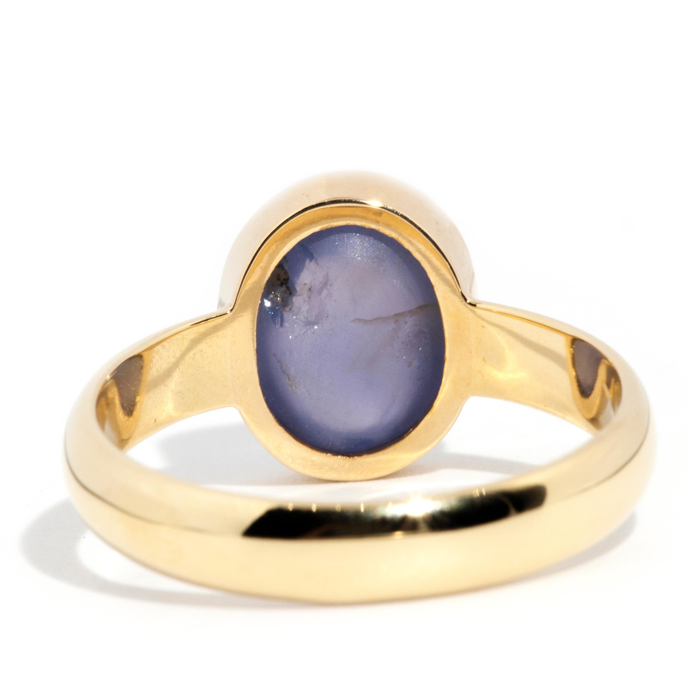 4.60 Carat Blue Ceylon Star Sapphire Cabochon Solitaire Ring 18 Carat Gold For Sale 3