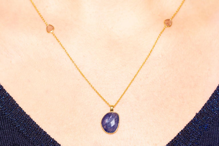 4.60 Carat Blue Sapphire Diamond Rose Cut 18 Karat Yellow Gold Pendant Necklace  In New Condition For Sale In London, GB
