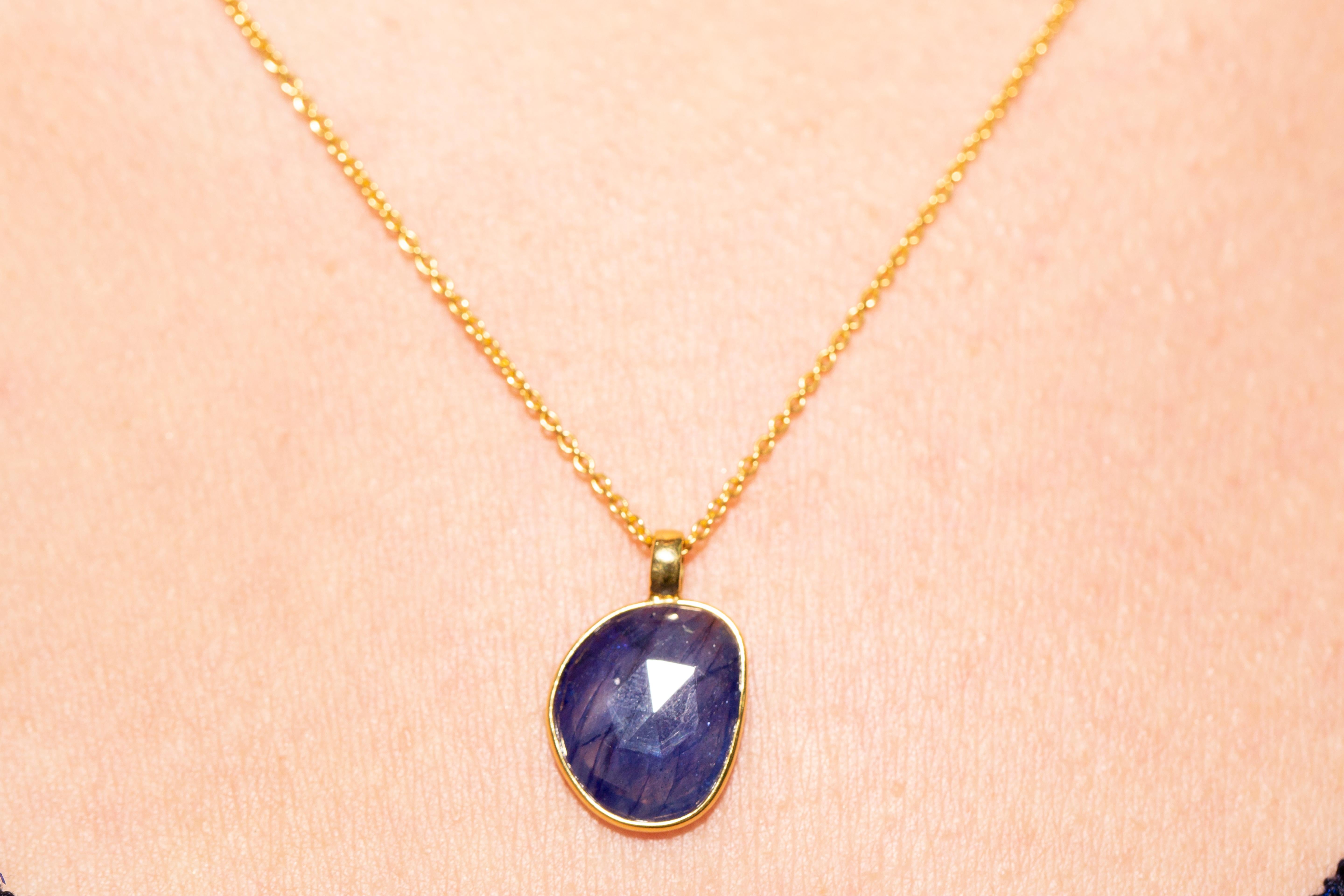 Women's 4.60 Carat Blue Sapphire Diamond Rose Cut 18 Karat Yellow Gold Pendant Necklace  For Sale