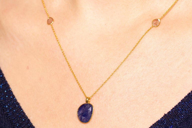 4.60 Carat Blue Sapphire Diamond Rose Cut 18 Karat Yellow Gold Pendant Necklace  For Sale 1
