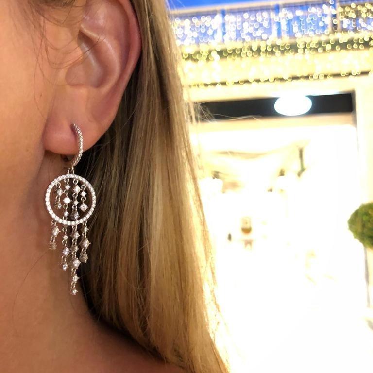 Moderno Orecchini a goccia con acchiappasogni in argento sterling da 4,60 carati con zirconia cubica in vendita