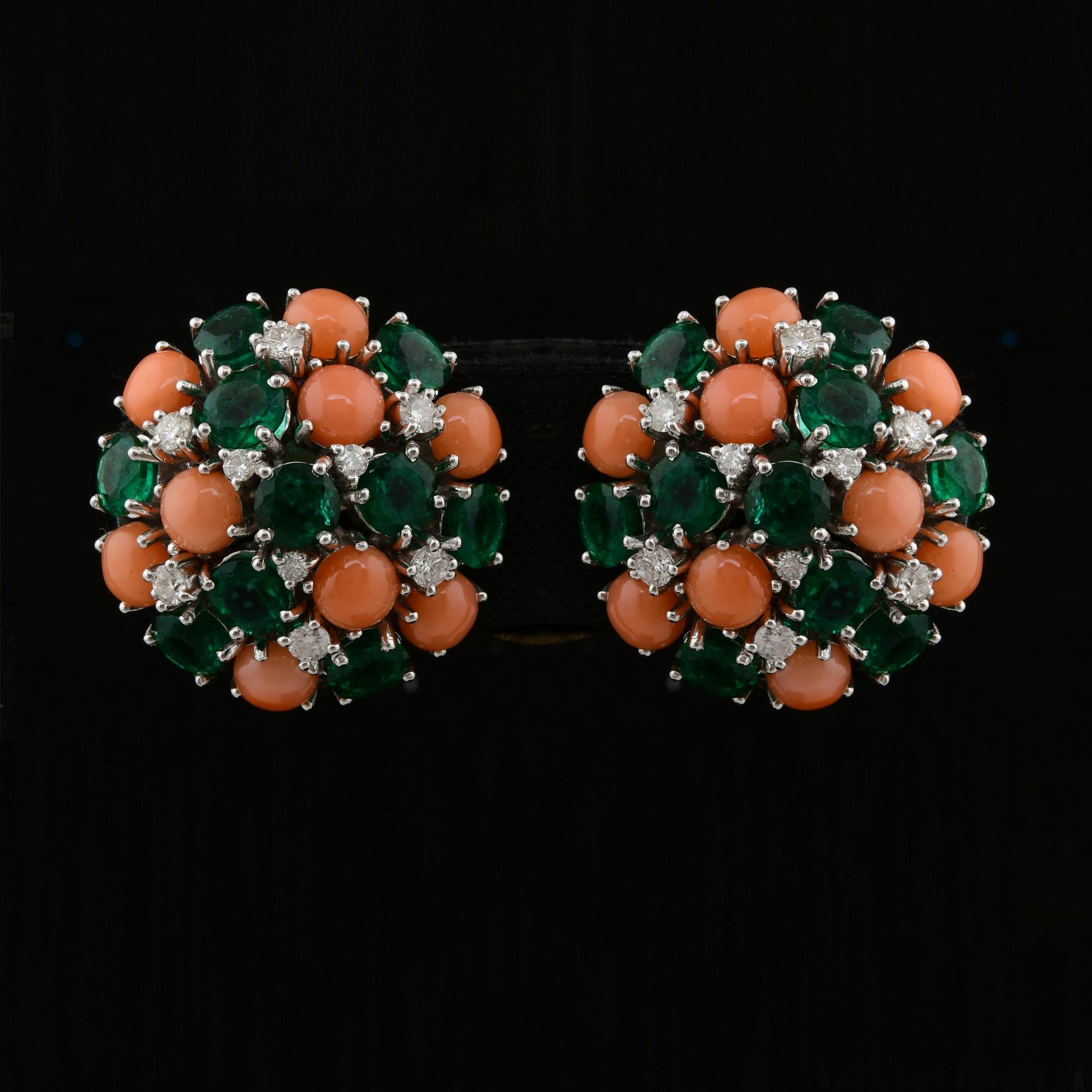 4,60 Karat Smaragd 4,65 Karat Koralle 0,45 Karat Diamant 18k Weißgold Ohrringe im Angebot 1