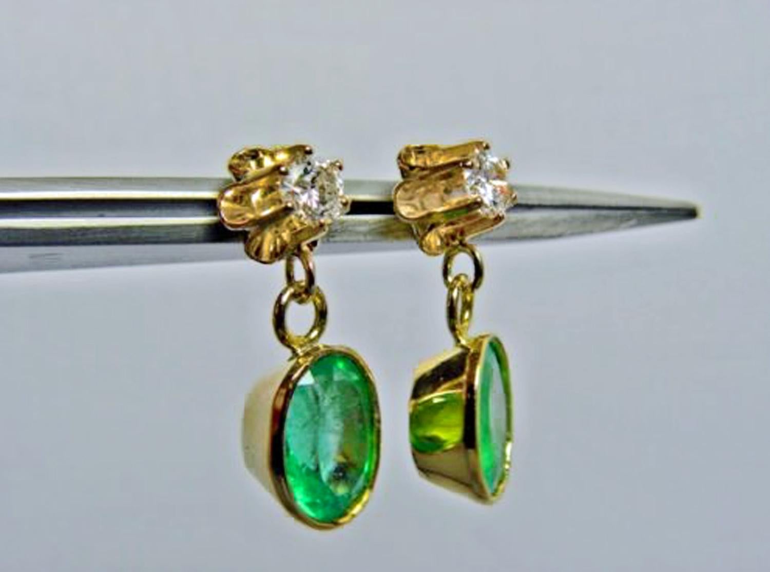 Women's 4.60 Carat Victorian Style Natural Colombian Emerald Diamond Drop Earrings 18K