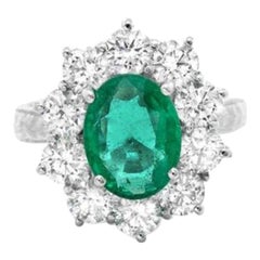4.60 Carat Exquisite Emerald and Diamond 14 Karat Solid White Gold Ring