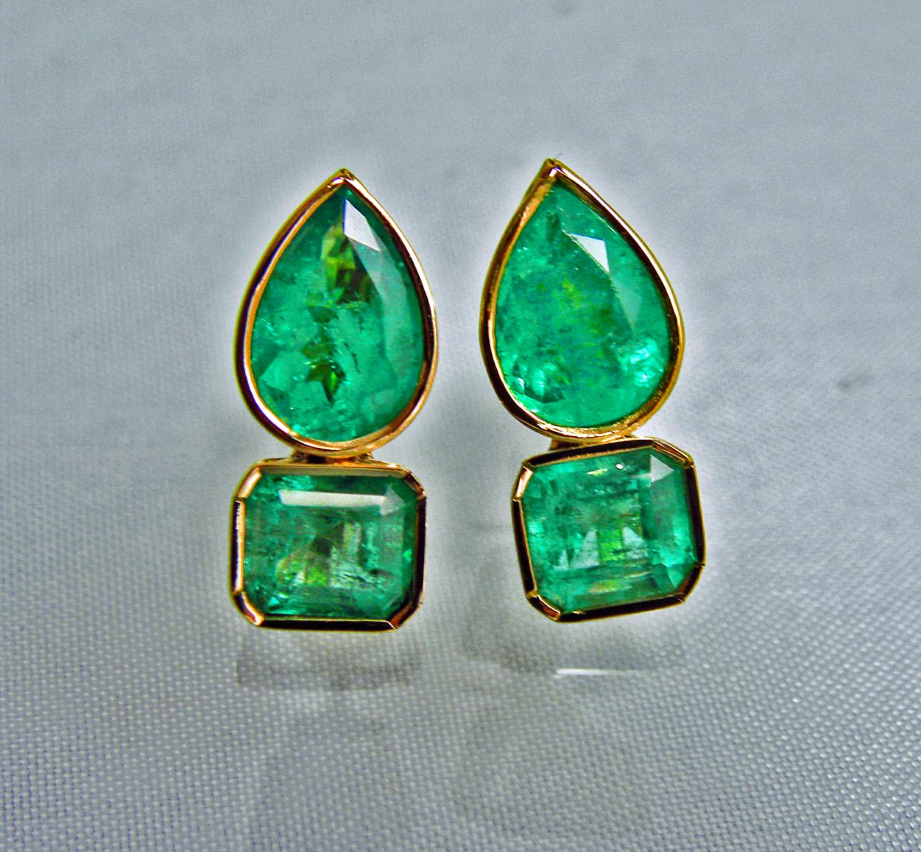 Pear Cut 4.60 Carat Magnificent Natural Emerald Earrings 18 Karat Gold