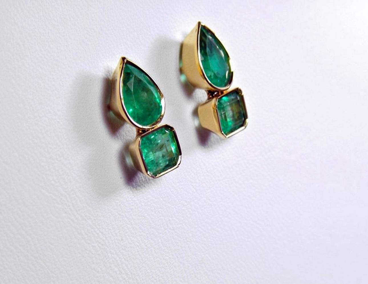4.60 Carat Magnificent Natural Emerald Earrings 18 Karat Gold 2
