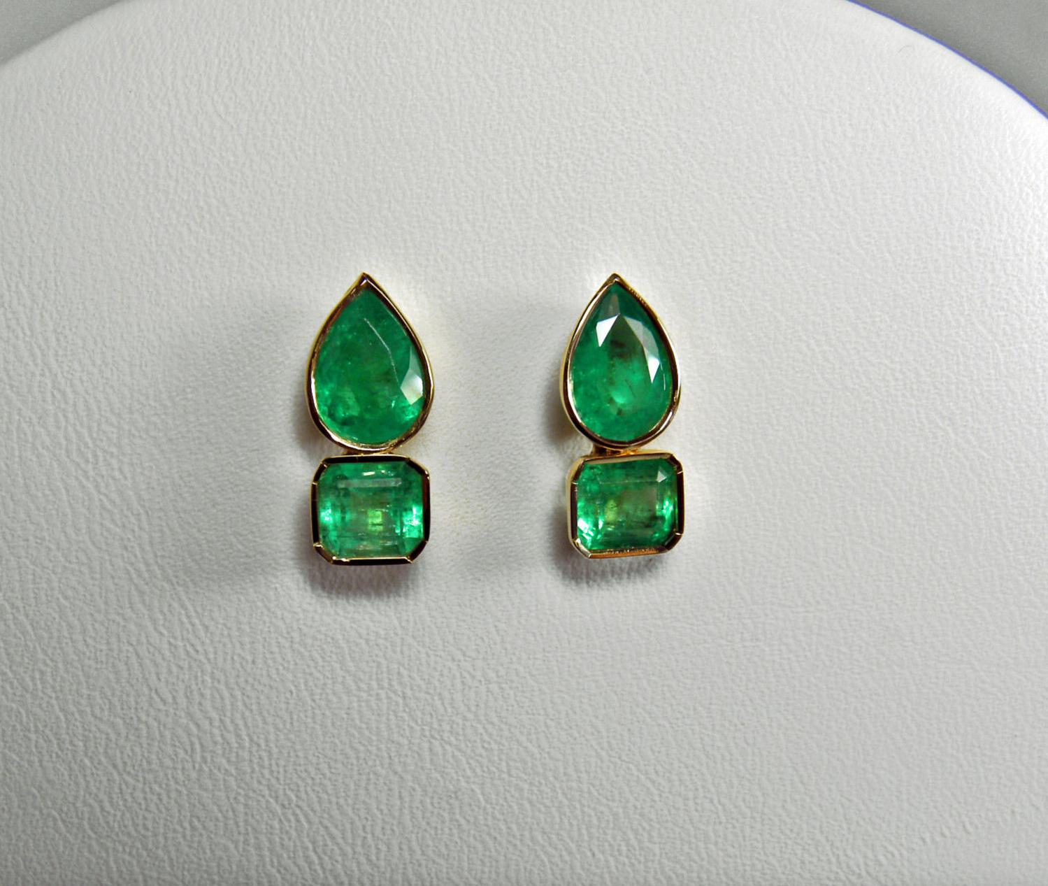 4.60 Carat Magnificent Natural Emerald Earrings 18 Karat Gold 3