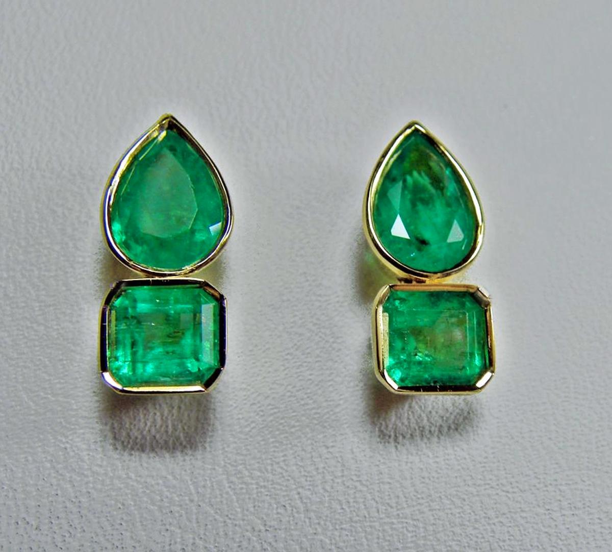 4.60 Carat Magnificent Natural Emerald Earrings 18 Karat Gold 4
