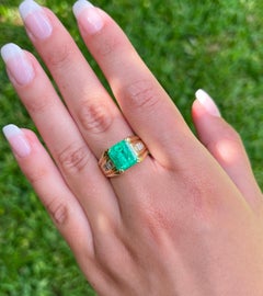4.60 Carat Natural Colombian Emerald & Baguette Diamonds in 14K Gold Unisex Ring