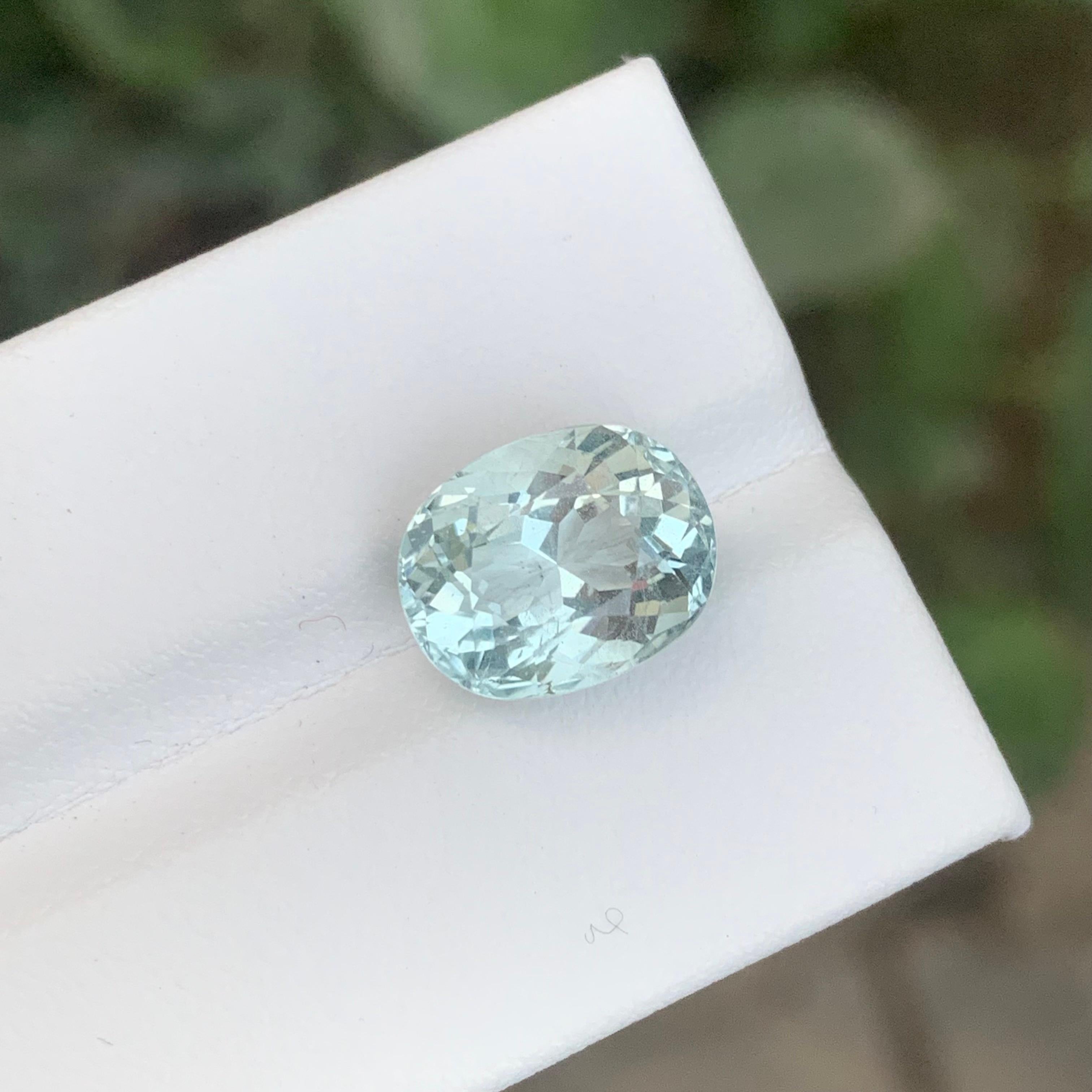 4.60 Carat Natural Loose Aquamarine Oval Shape Gemstone For Sale 4