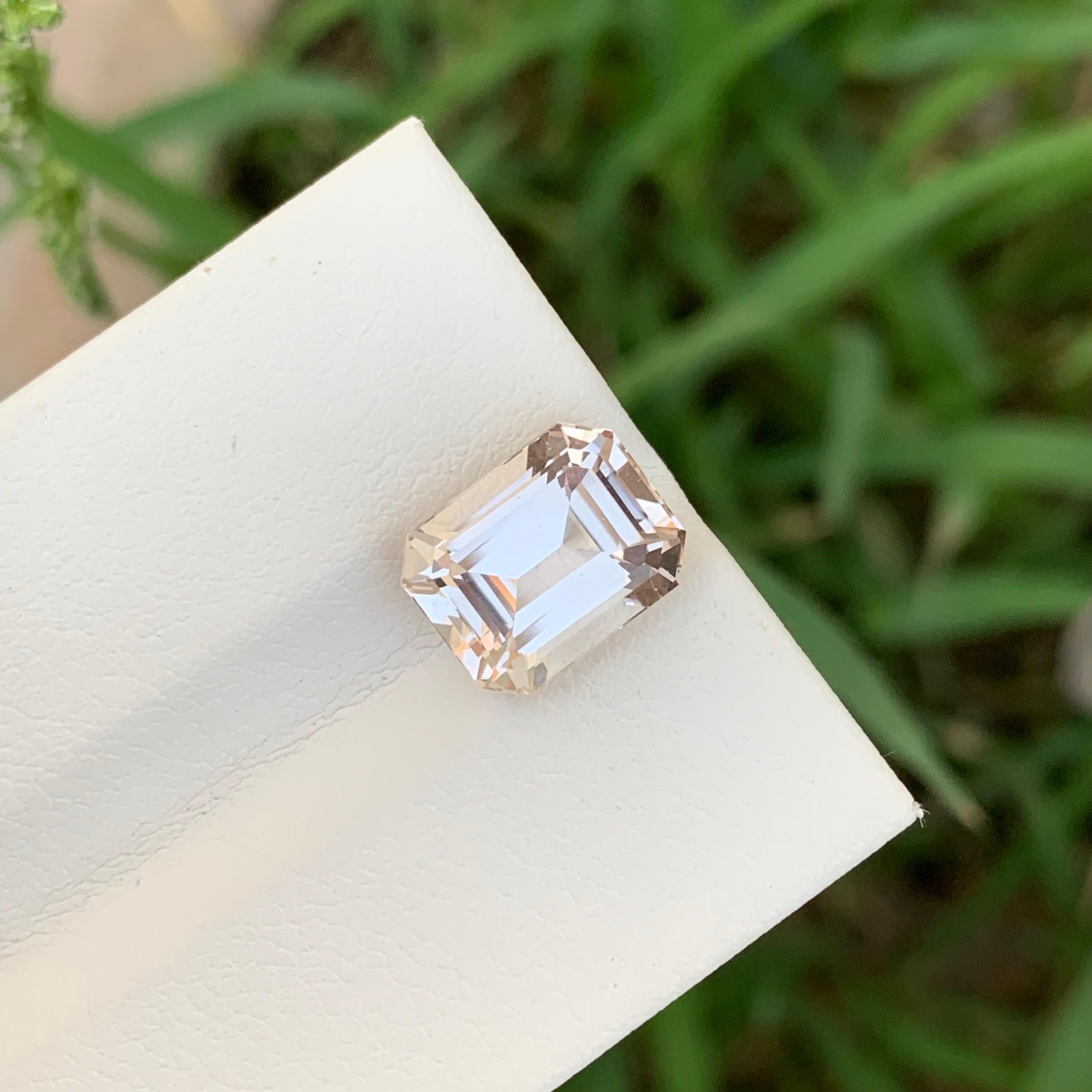 4,60 Karat natürlicher loser goldener Topas in Smaragdform aus Skardu, Pakistan im Zustand „Neu“ im Angebot in Peshawar, PK