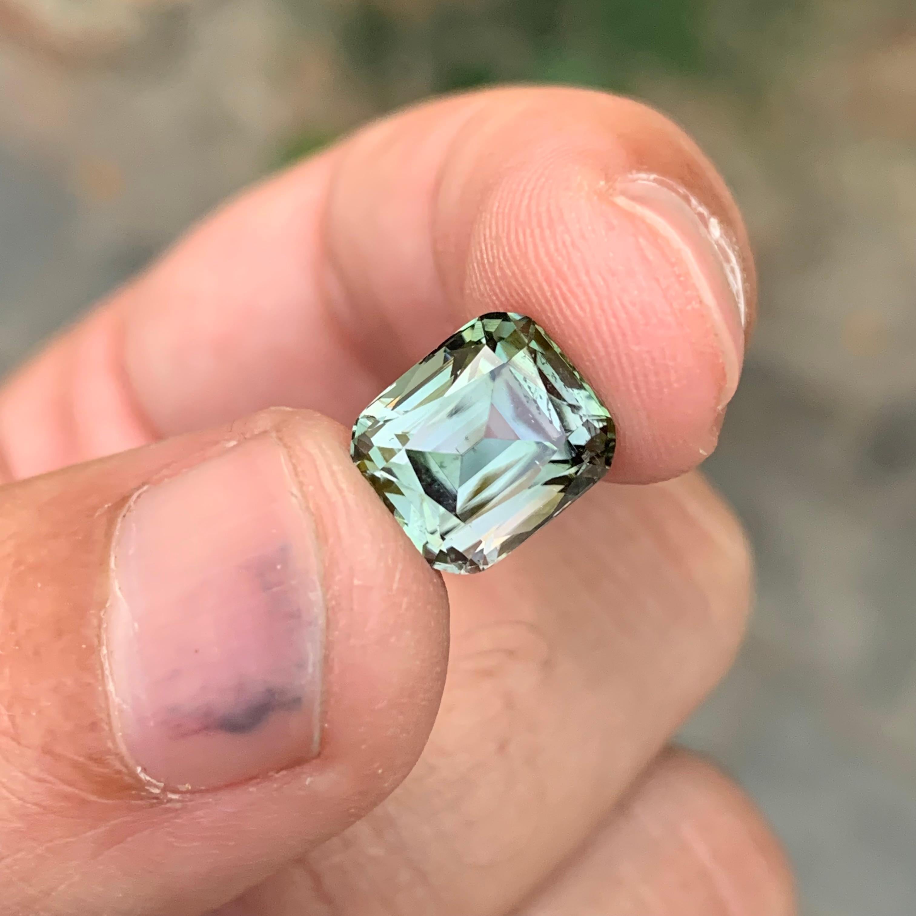 Tourmaline grise naturelle en forme de coussin de 4.60 carats en vente 2