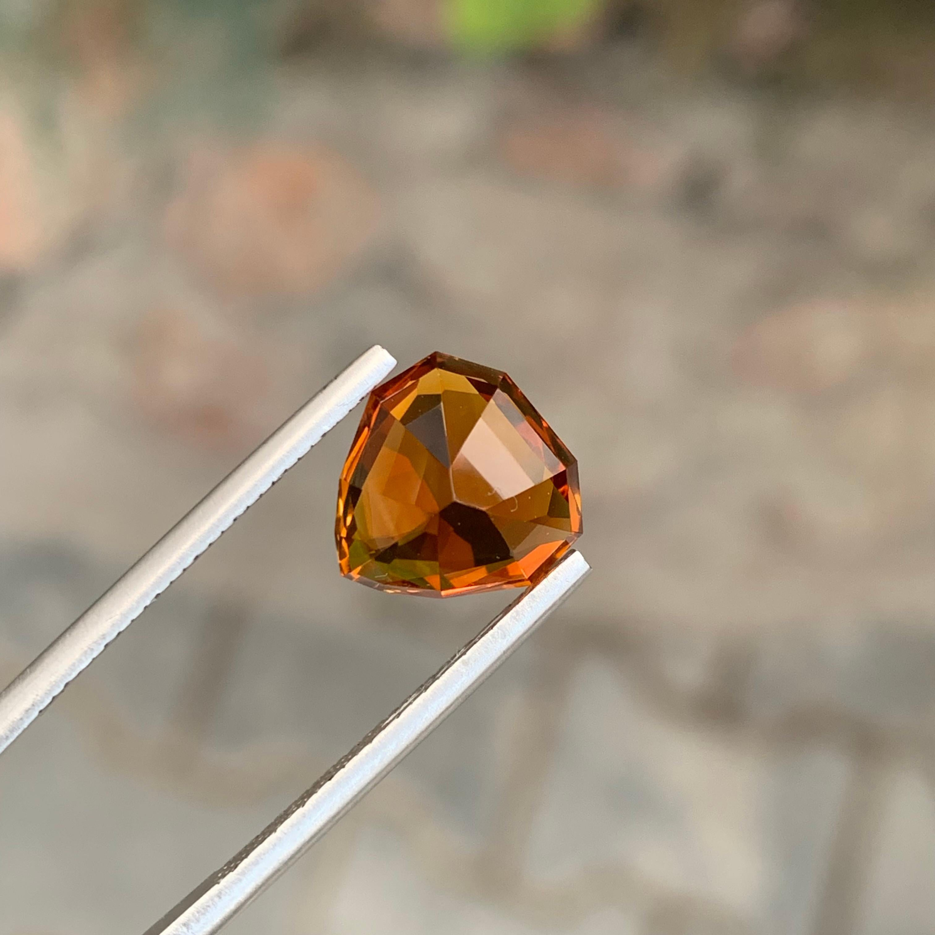 Pierre précieuse en forme de bouclier Madeira en citrine naturelle non sertie de 4,60 carats Unisexe en vente