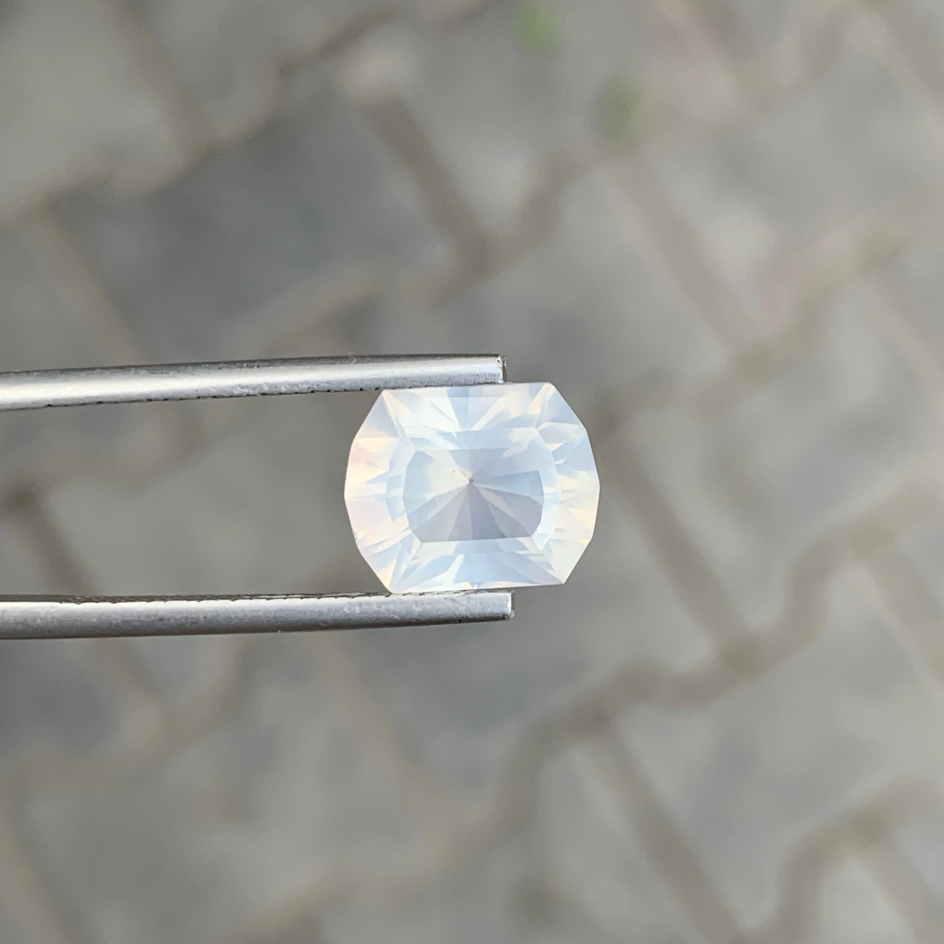 4.60 Carat Natural Loose Moonstone Emerald Shape Gem en vente 5