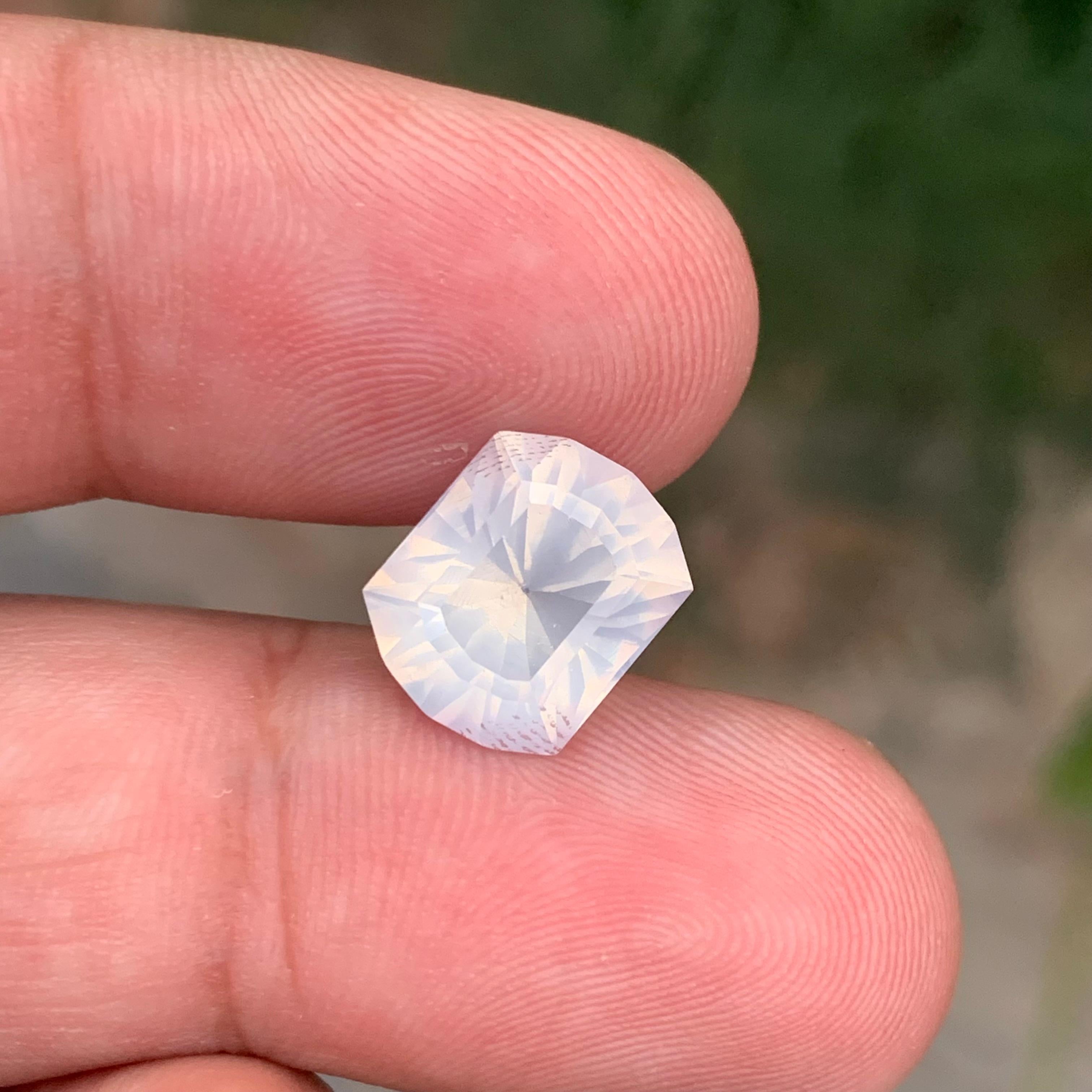 4.60 Carat Natural Loose Moonstone Emerald Shape Gem Unisexe en vente