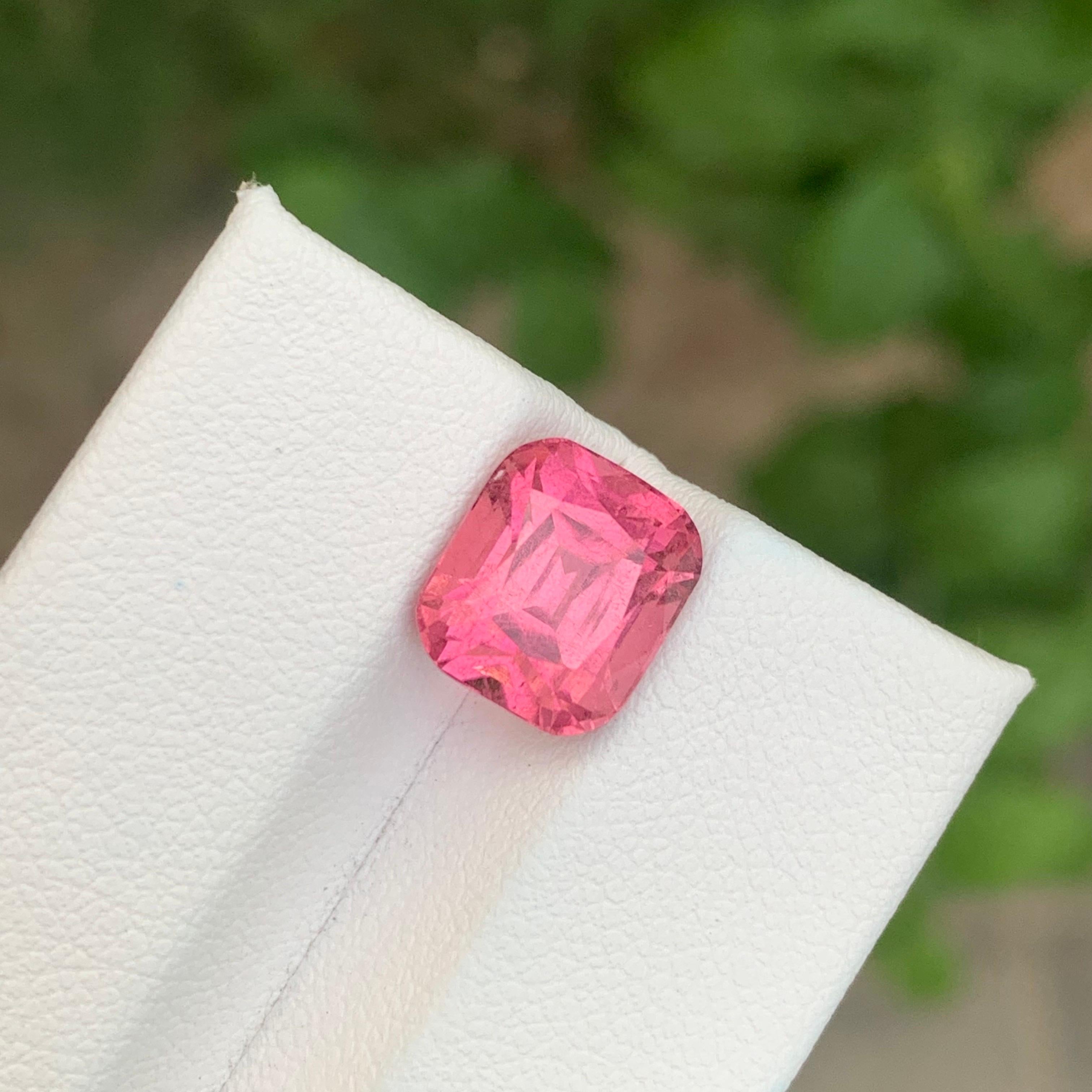 4.60 carati di tormalina rosa naturale sfusa a forma di cuscino In condizioni Nuovo in vendita a Peshawar, PK