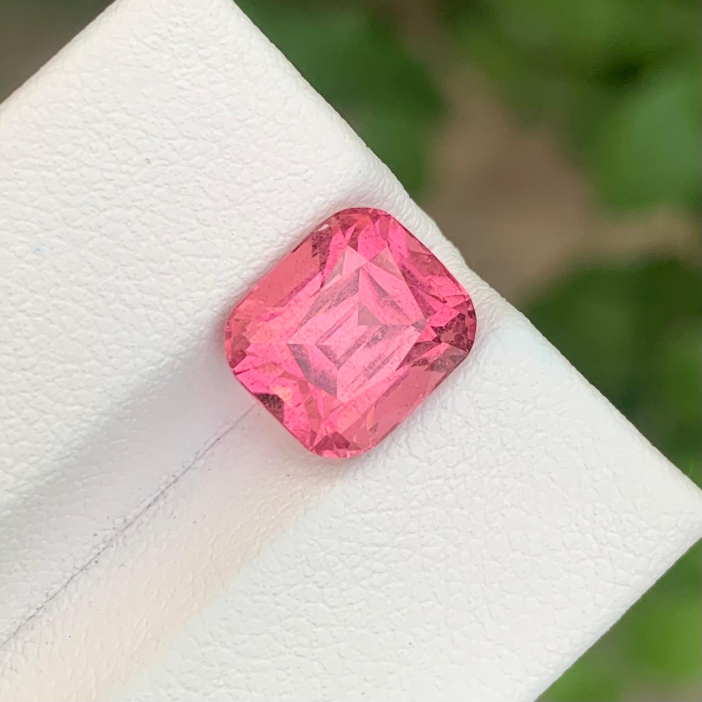 4.60 carati di tormalina rosa naturale sfusa a forma di cuscino in vendita 1