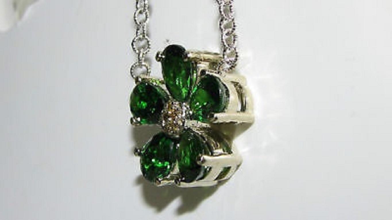 4.60 Carat Natural Tsavorite Yellow Diamond Pendant In New Condition For Sale In New York, NY