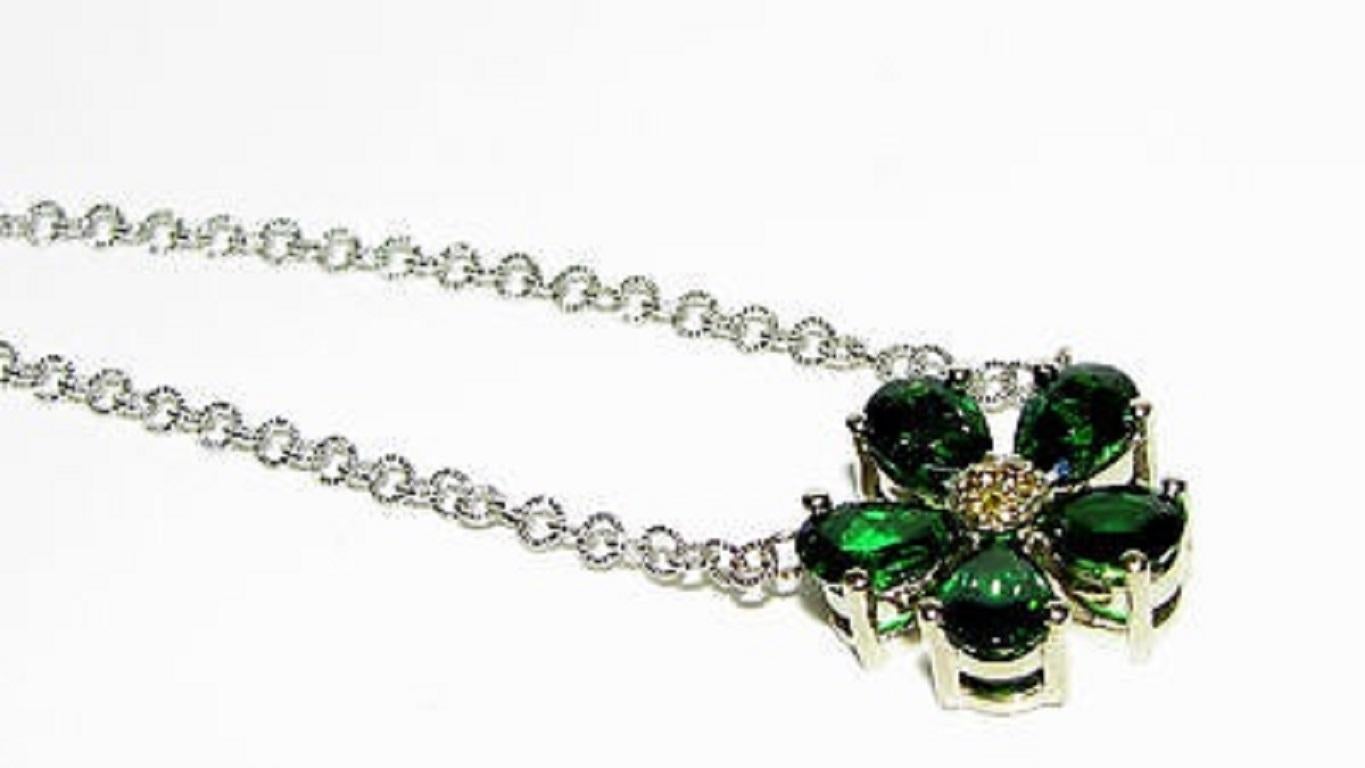 Pendentif en tsavorite jaune naturelle de 4,60 carats et diamants en vente 3