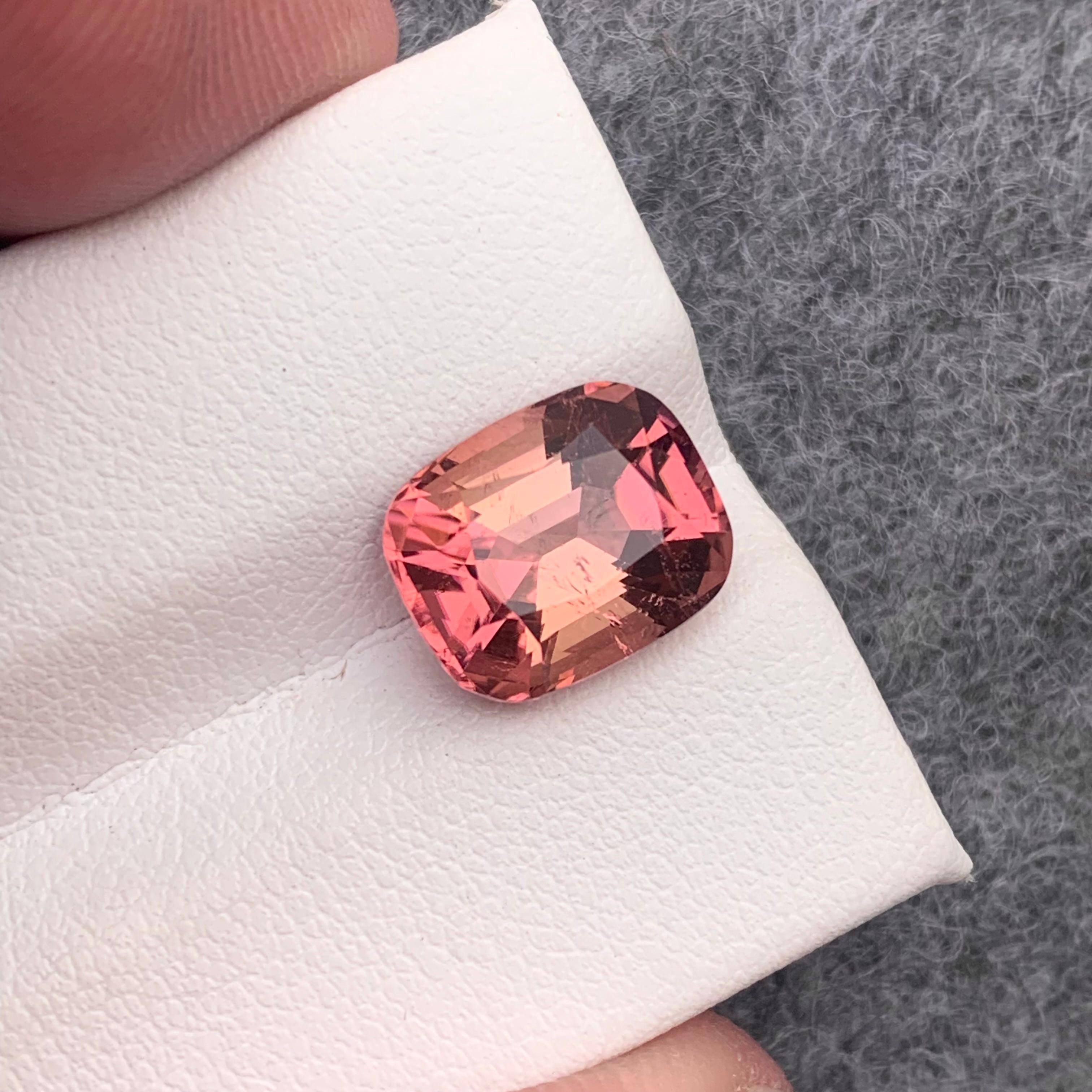 Arts and Crafts 4.60 Carat SI Clarity Loose Pink Tourmaline Cushion Shape en vente