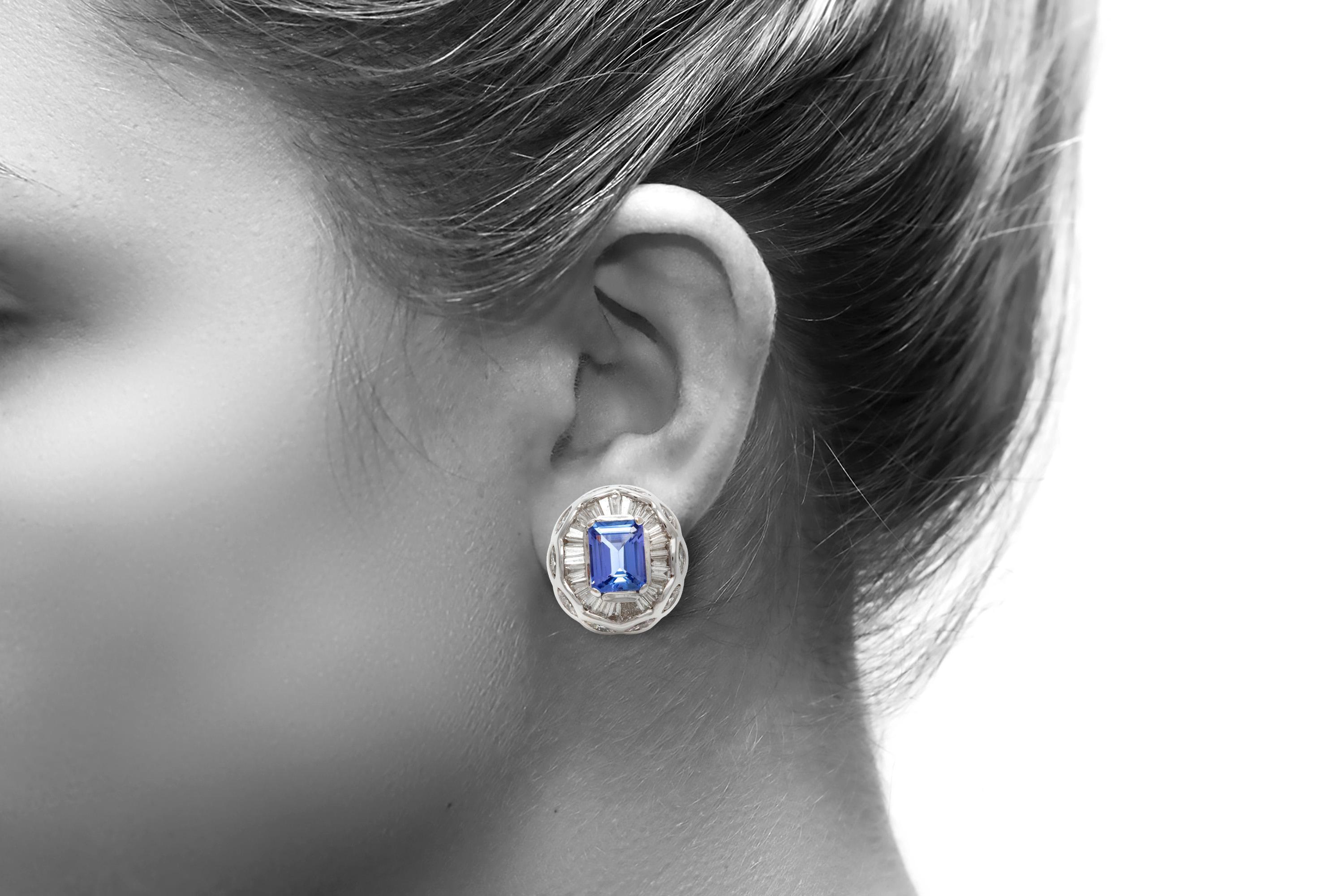 4.60 Carat Tanzanite & 4.11 Carat Diamond Earrings In Good Condition For Sale In New York, NY