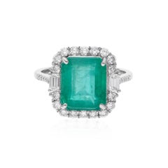 4.60 Carat Zambian Emerald Cocktail Ring 0.78 Carat Diamond 14 Karat White Gold
