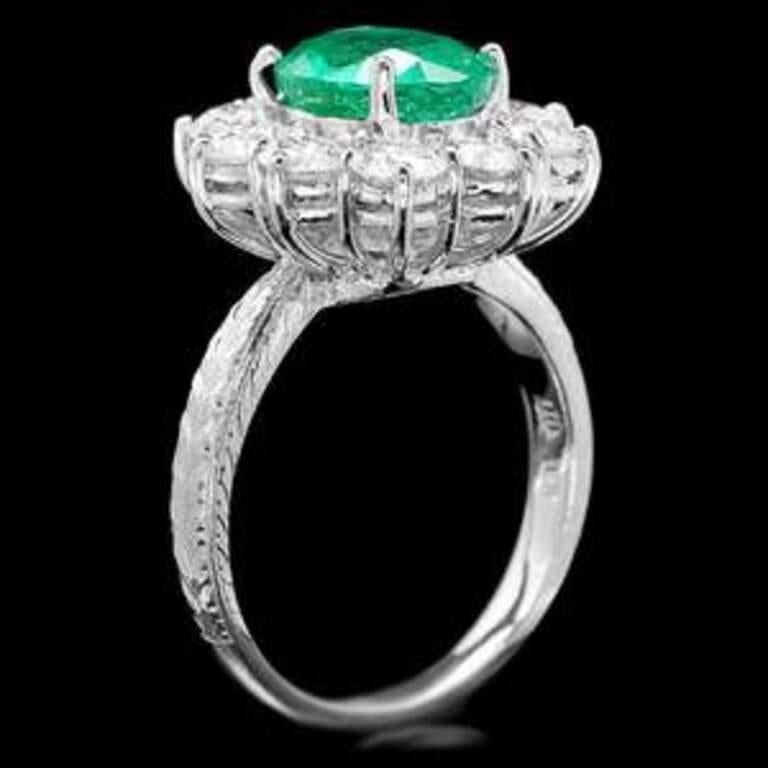 4.60 Karat Exquisite Smaragd und Diamant 14K Solid White Gold Ring

Das Gesamtgewicht der Smaragde beträgt: Ca. 3,00 Karat (diffundiert)

Smaragd Maße: 10.00 x 8.00mm

Natürliche runde Diamanten Gewicht: Ca. 1,60 Karat (Farbe G-H / Reinheit