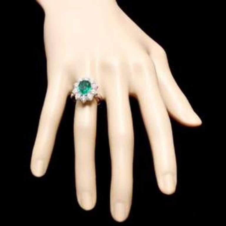 4,60 Karat exquisiter Smaragd- und Diamantring aus 14 Karat massivem Weißgold (Smaragdschliff) im Angebot